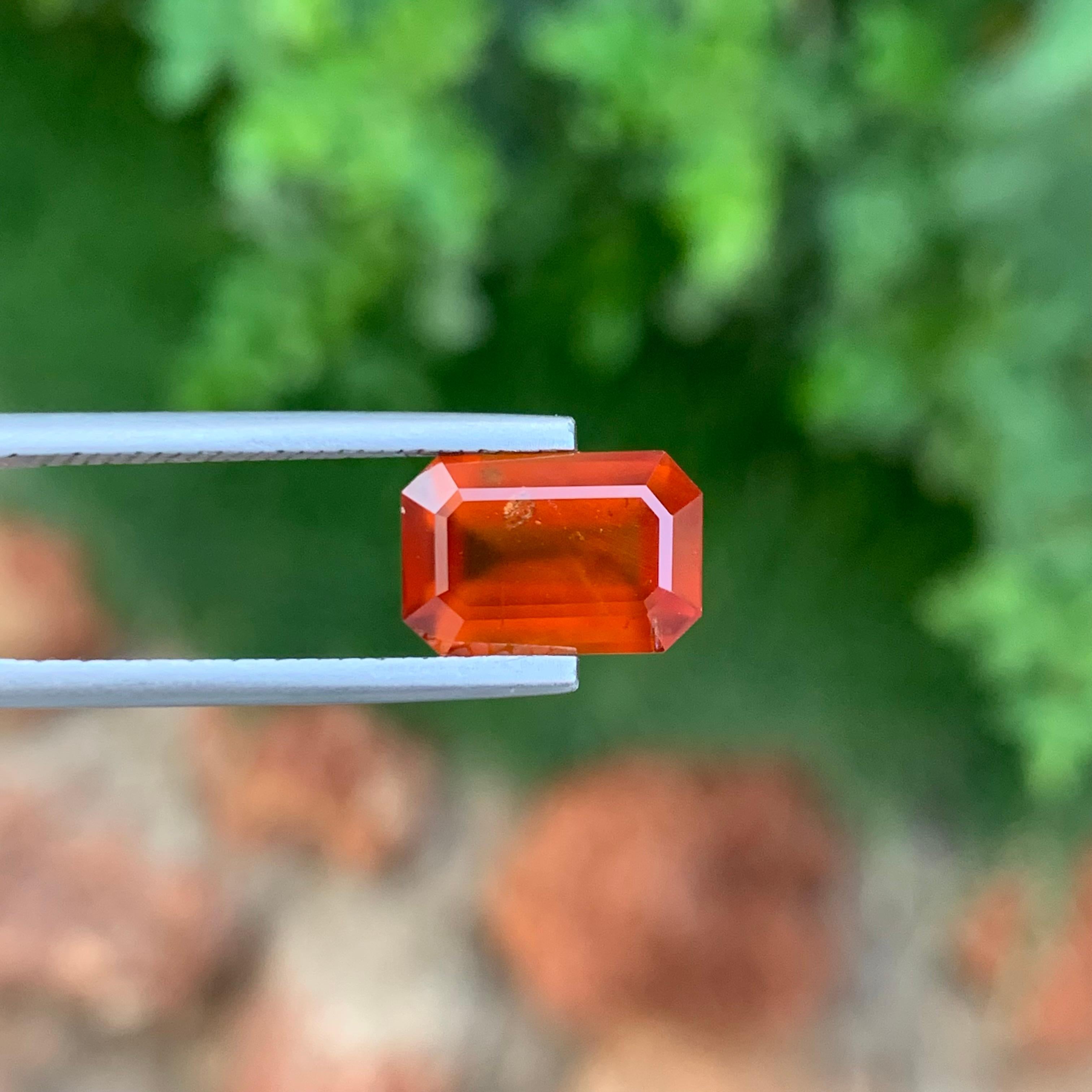4,10 Karat natürlicher loser rauchiger Hessonit Granat Smaragd Form Edelstein für Schmuck im Zustand „Neu“ im Angebot in Peshawar, PK