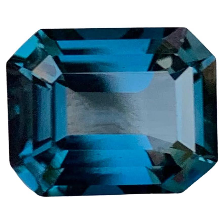 4,10 Karat Natürlicher, loser, weicher Londoner Blautopas im Smaragdschliff aus Madagaskar im Angebot