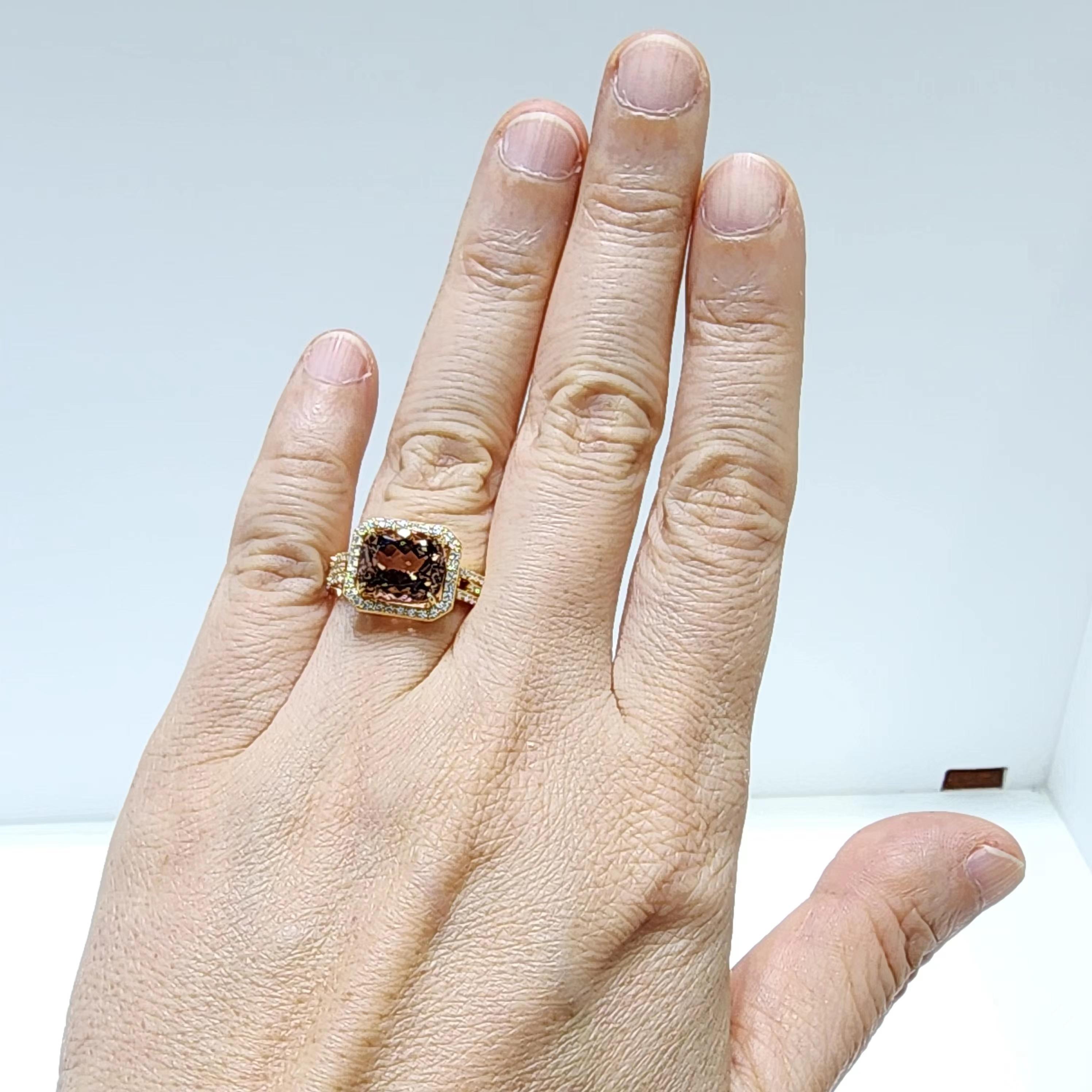 Anillo de oro amarillo de 18 quilates con turmalina rosa y diamantes de 4,10 quilates en venta 2