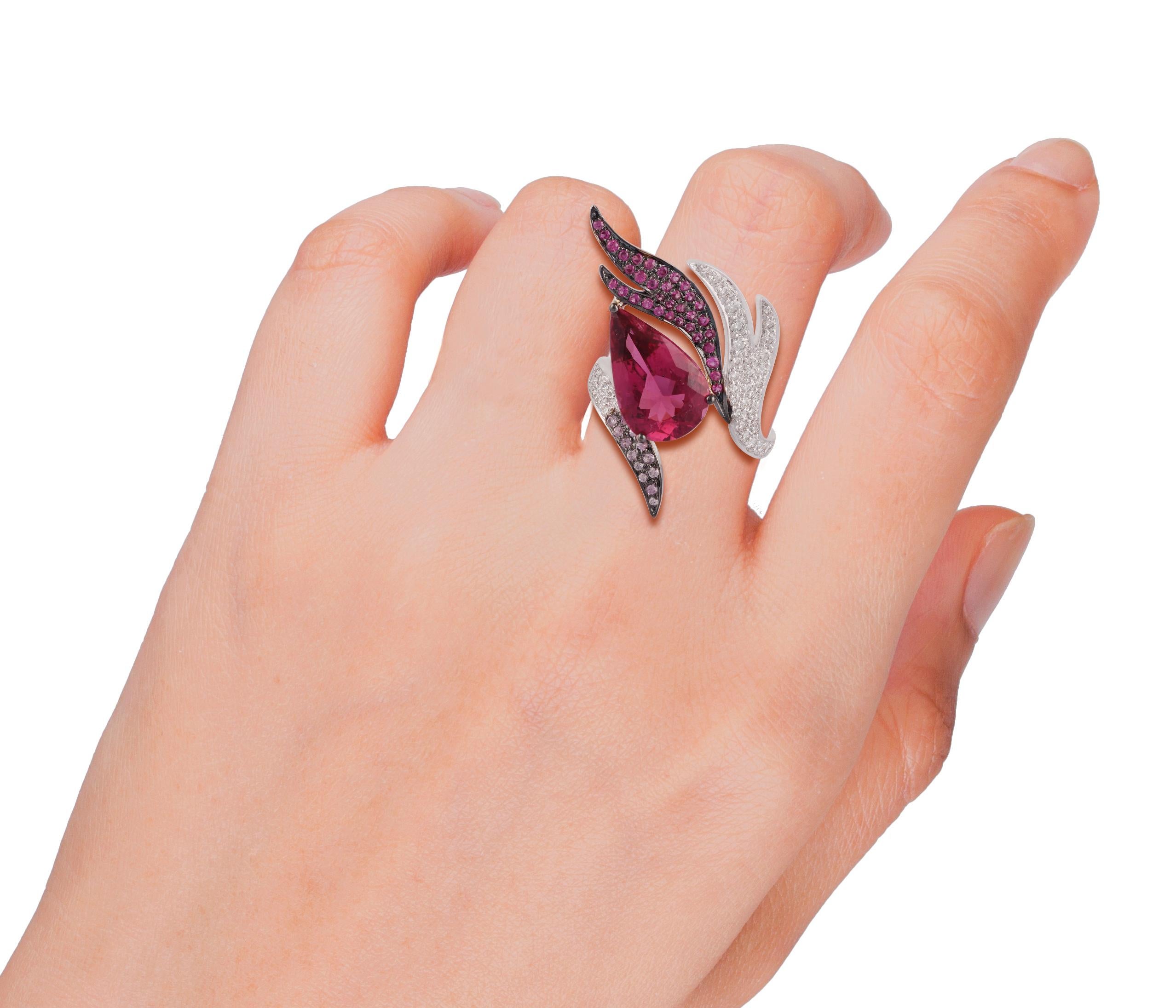 Contemporary 4.10 Carat Rubellite, Pink Sapphire and Diamond Ring Studded in 18 Karat Gold