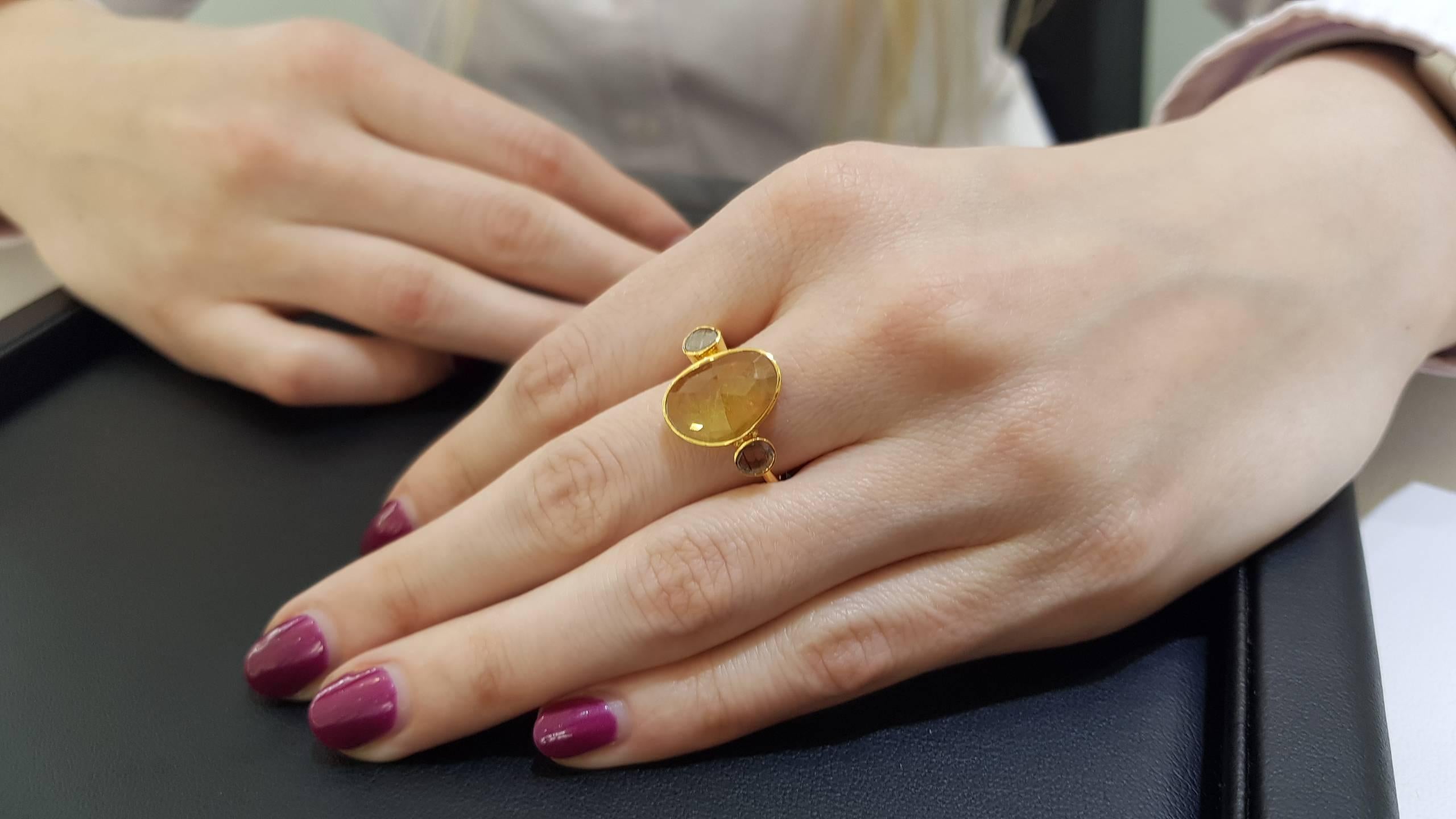 4.10 Carat Sapphire Diamond Rose Cut 18 KT Yellow Gold Paris Artisan Ring For Sale 4