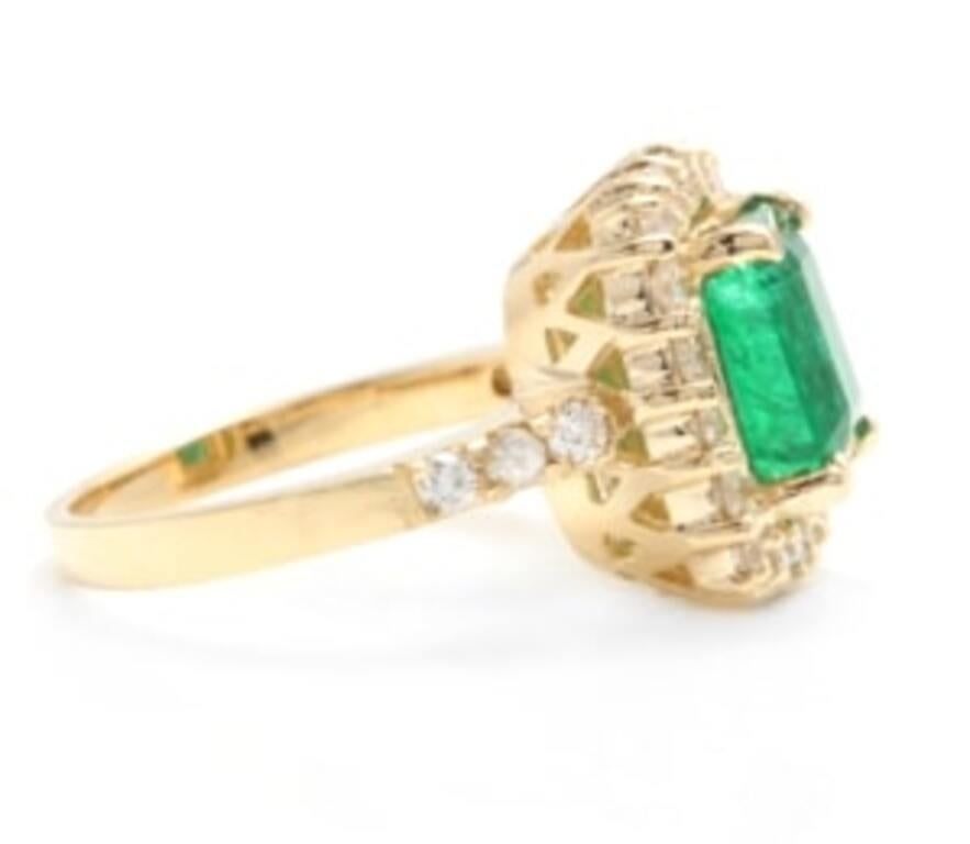 Emerald Cut 4.10 Carat Natural Emerald and Diamond 18 Karat Solid Yellow Gold Ring For Sale