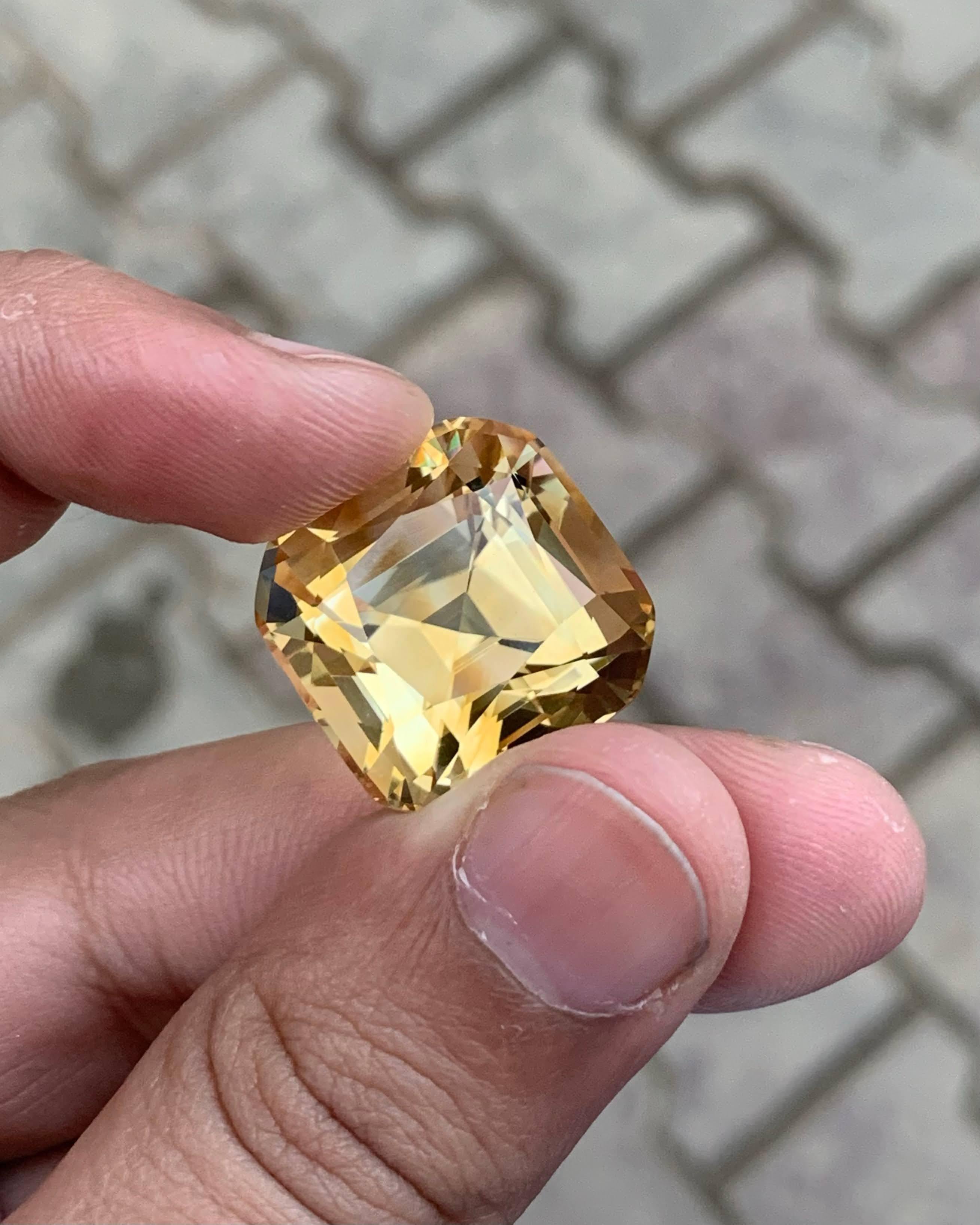 41.00 Carati Nature Sciolto Giallo Oro Citrino Taglio Cuscino Gemma Brasiliana In condizioni Nuovo in vendita a Bangkok, TH