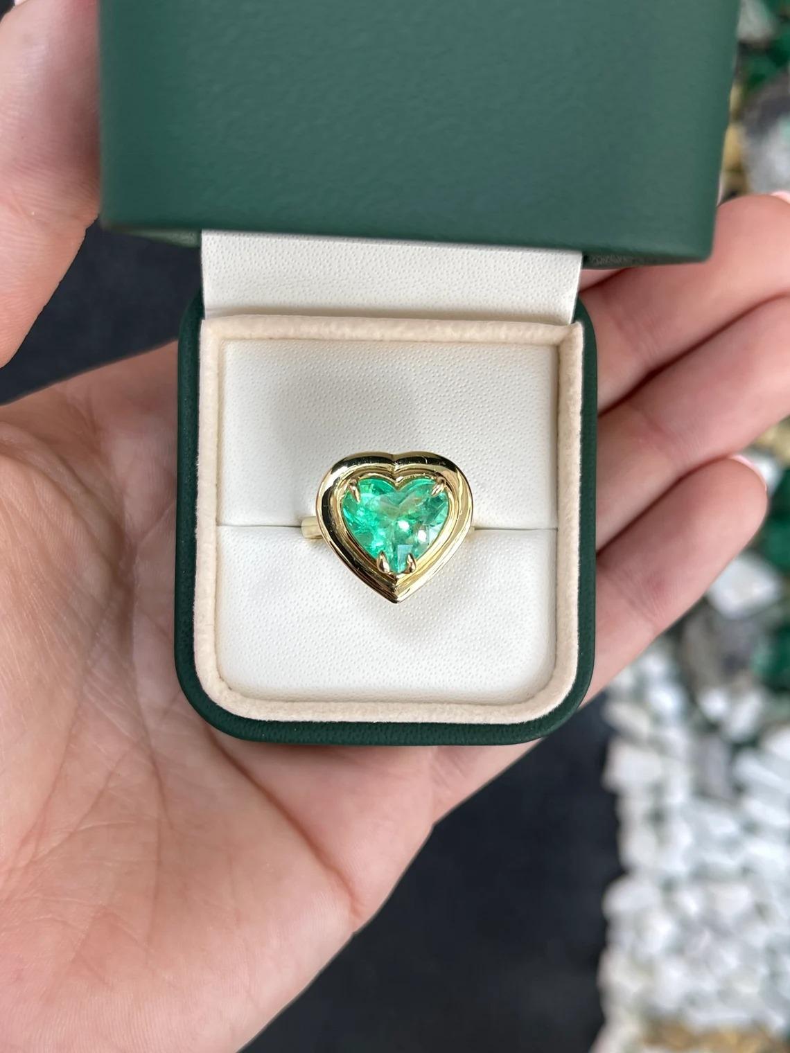 4.10ct 18K Vivid Green Colombian Emerald Heart Cut Solitaire Gold Statement Ring For Sale 2