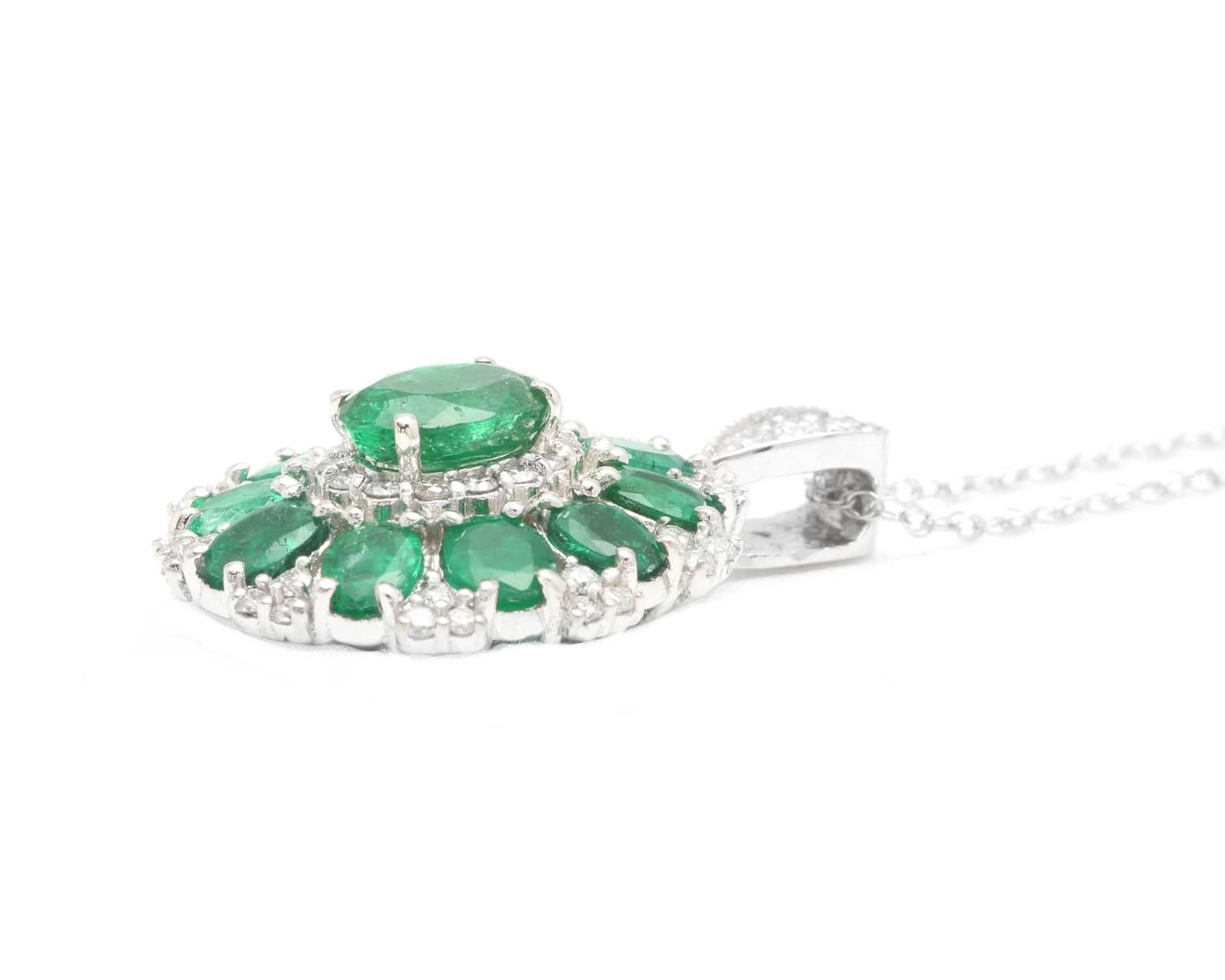 4.10Ct Natural Emerald and Diamond 14K Solid White Gold Necklace For Sale 1