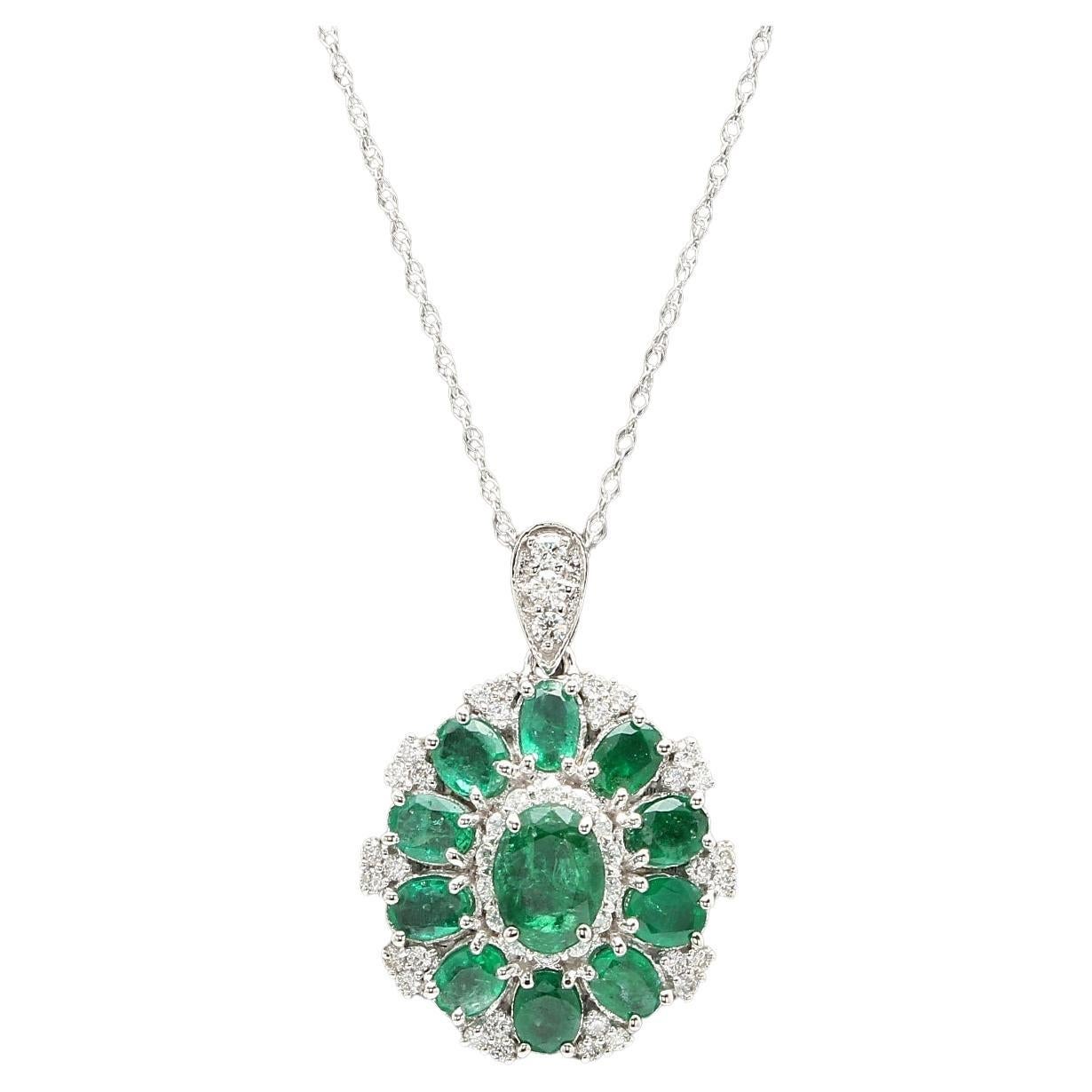 4.10Ct Natural Emerald and Diamond 14K Solid White Gold Necklace For Sale