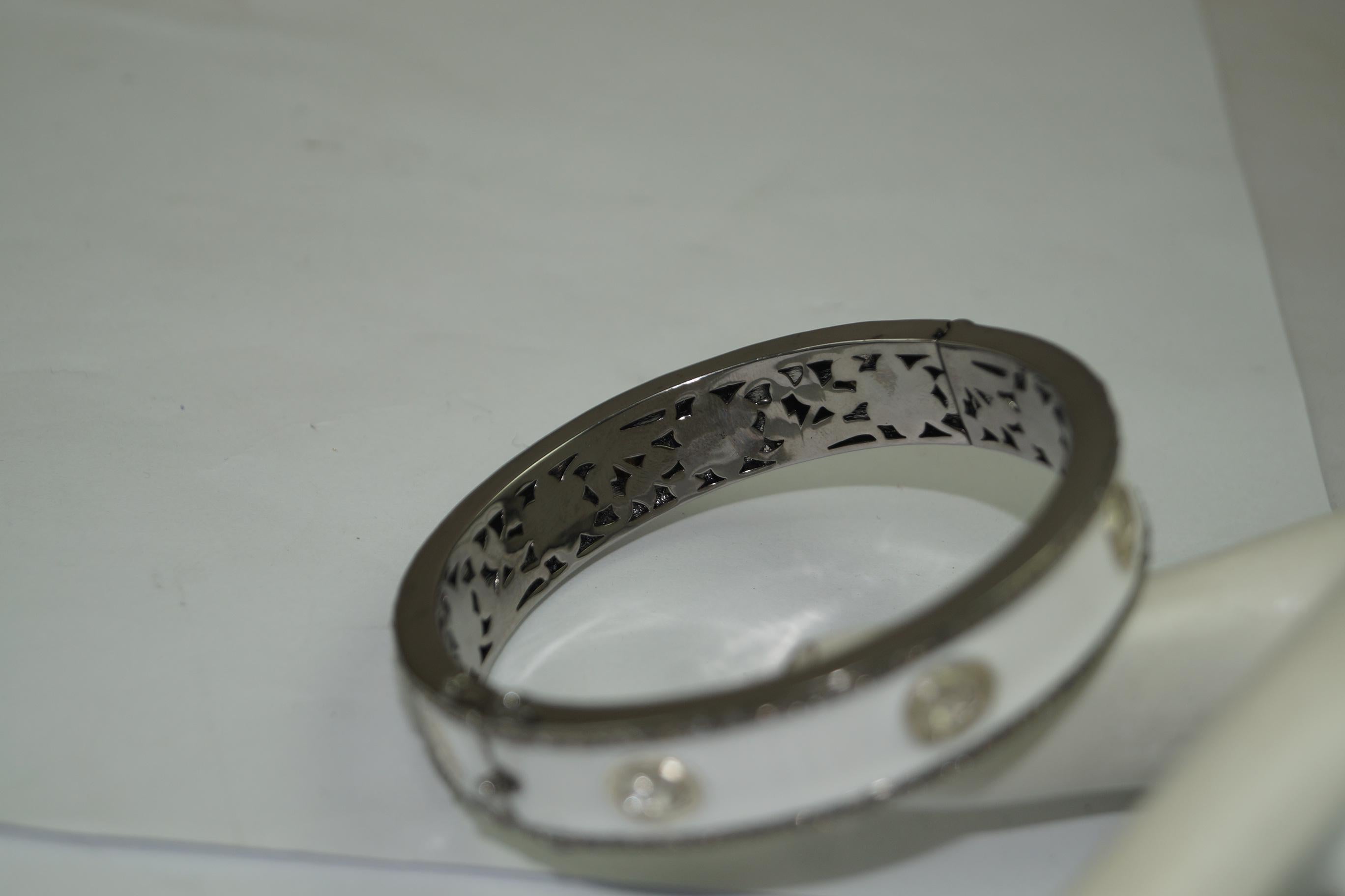 Women's or Men's 4.10ct Natural uncut rose cut diamond white enamel oxidized 925 silver bracelet For Sale