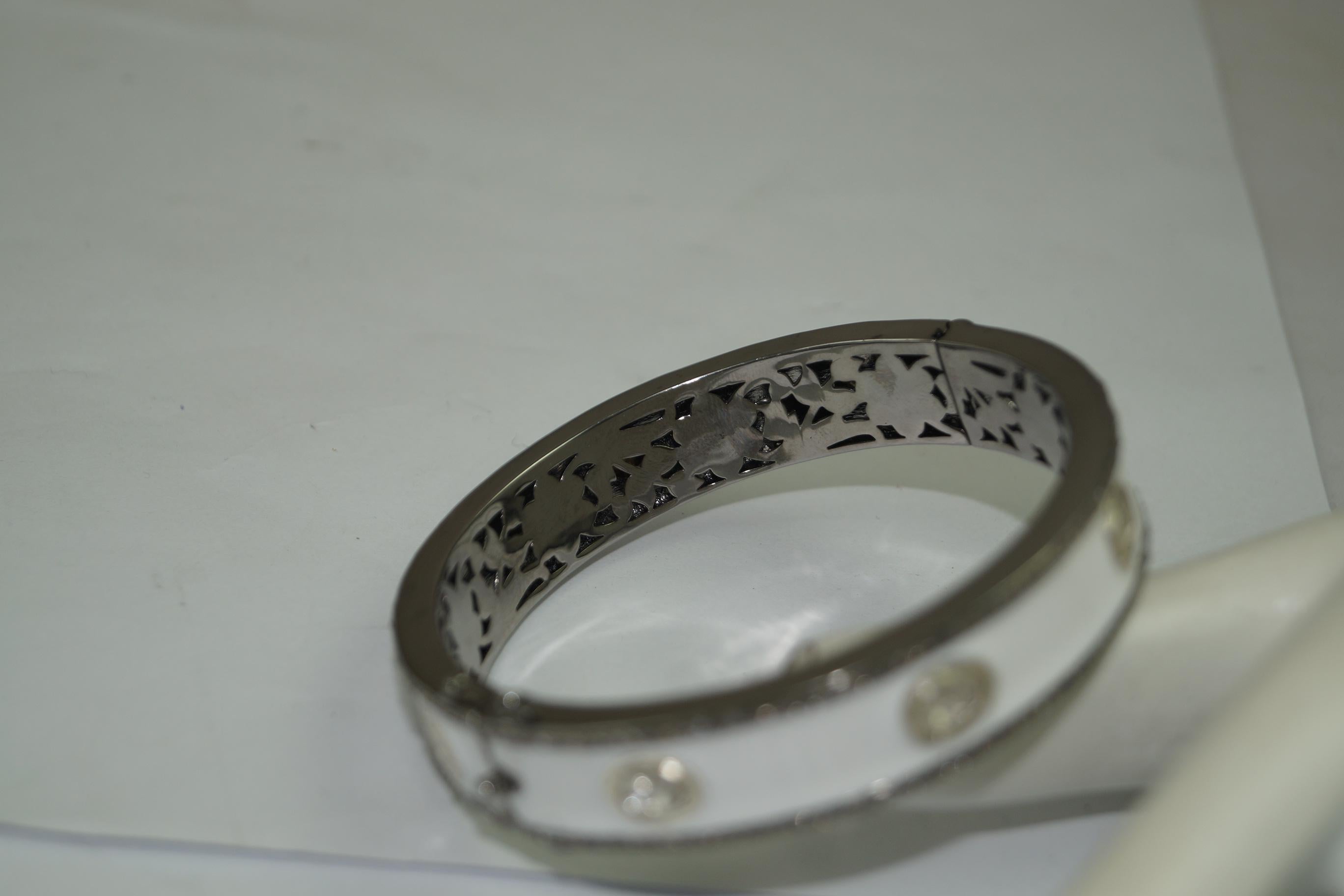 da uomo o donna Bracciale in argento 925 ossidato con diamante naturale taglio rosa non tagliato e smalto bianco 4,10ct in vendita