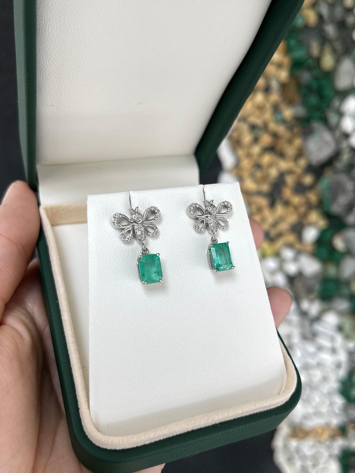 4,10tcw 14K Smaragd & Diamant Schmetterlings-Ohrringe mit üppigem grünem Zacken-Set im Zustand „Neu“ im Angebot in Jupiter, FL