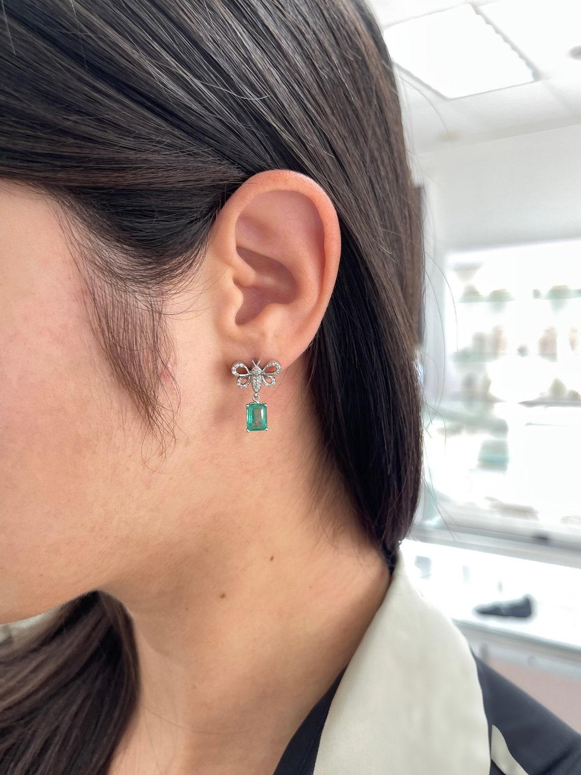 4,10tcw 14K Smaragd & Diamant Schmetterlings-Ohrringe mit üppigem grünem Zacken-Set im Angebot 1