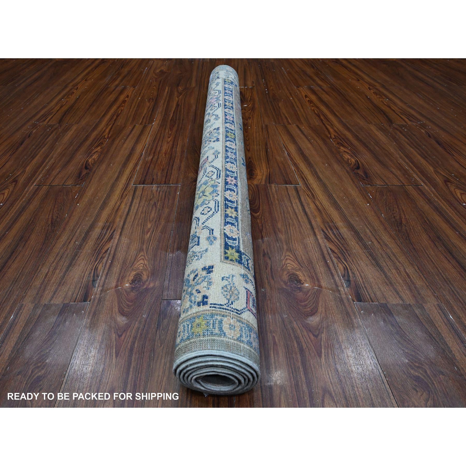 Hand-Knotted 4'10