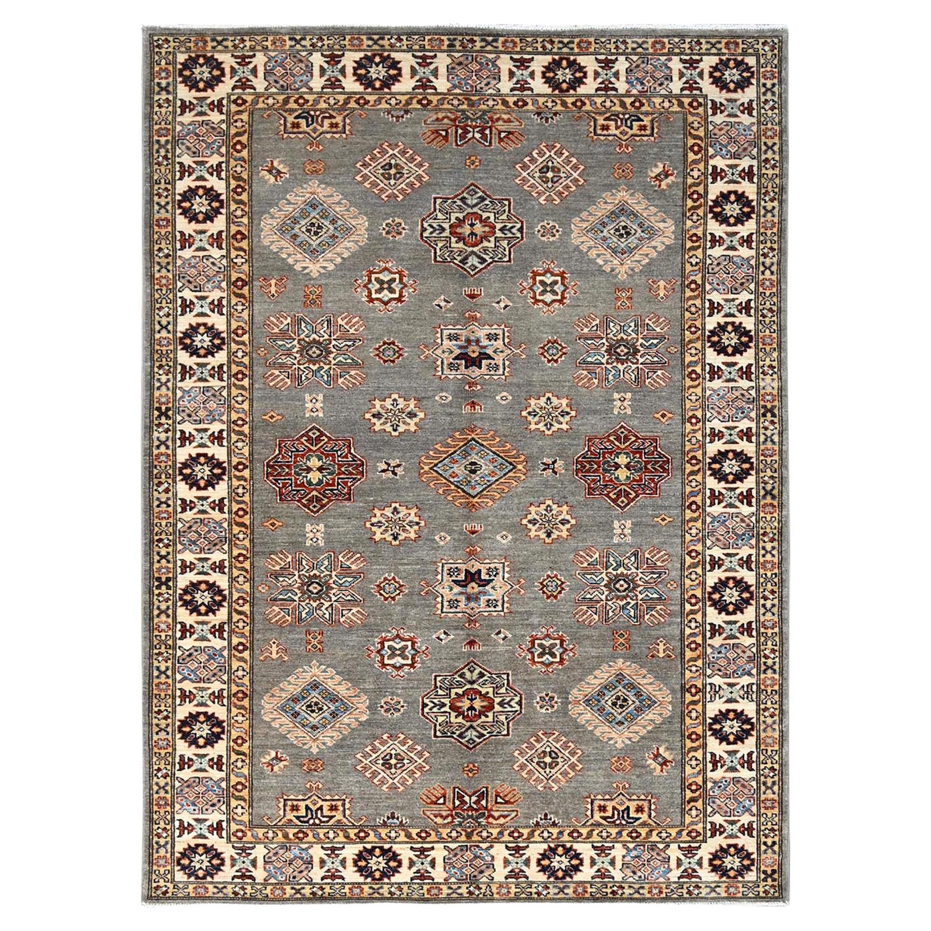 4'10 "x6'6" Alfombra Oriental de Lana Gris Anudada a Mano Super Kazak All Over Medallions