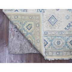 Tappeto in lana annodato a mano 4'10 "x6'7" avorio dall'aspetto vintage Kazak con motivi geometrici