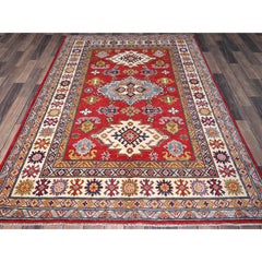 4'10 "x7' Tappeto Kazak rosso con medaglioni geometrici in lana morbida annodata a mano