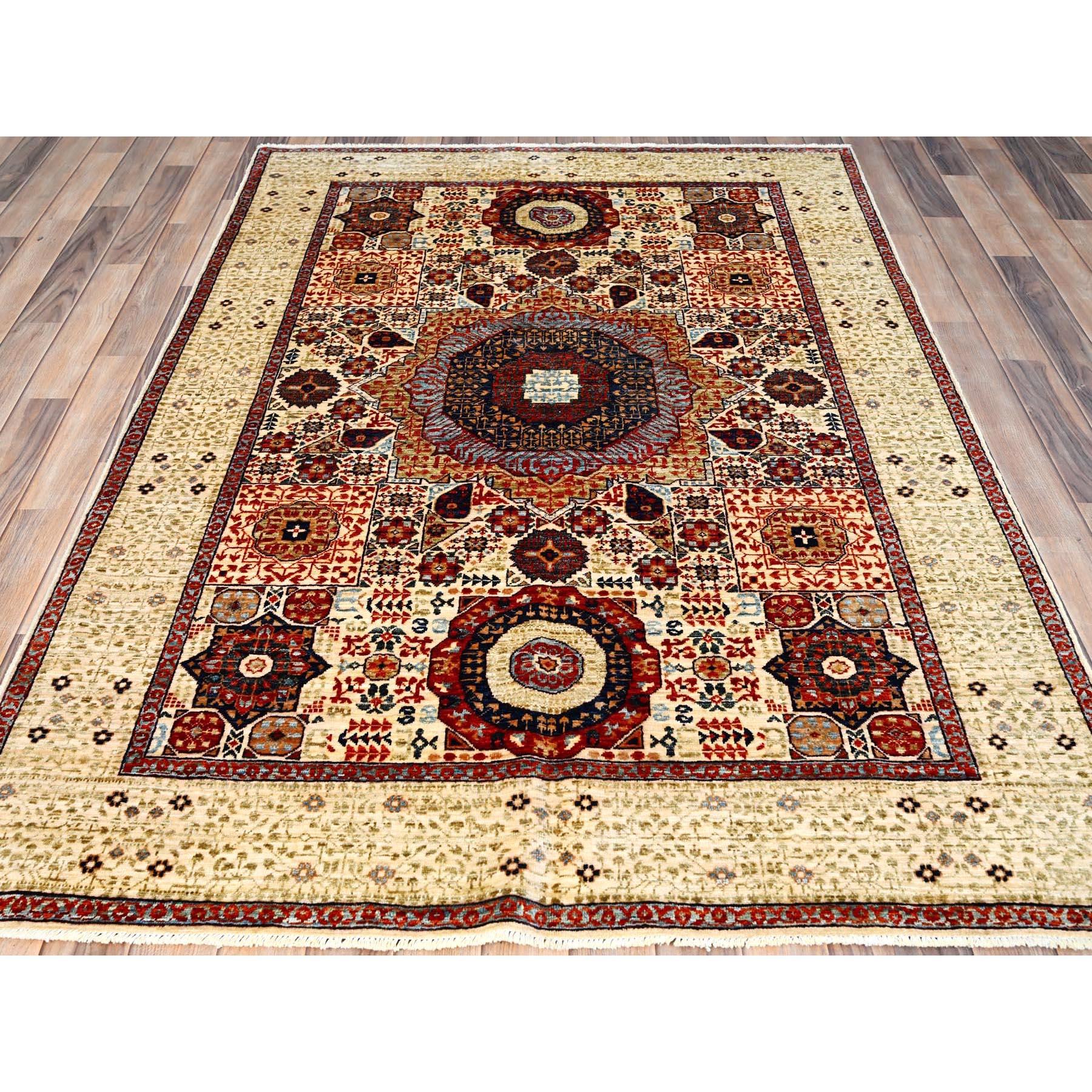 Blanc d'albâtre, 200 KPSI, noué à la main, teintures végétales, 100% laine, motif de la dynastie Mamluke du 14e siècle, tapis d'Orient
Matières premières : Laine
Latex : Pas de poils 
hauteur : 0,25 pouces
Style : Transitionnel
Couleur primaire :