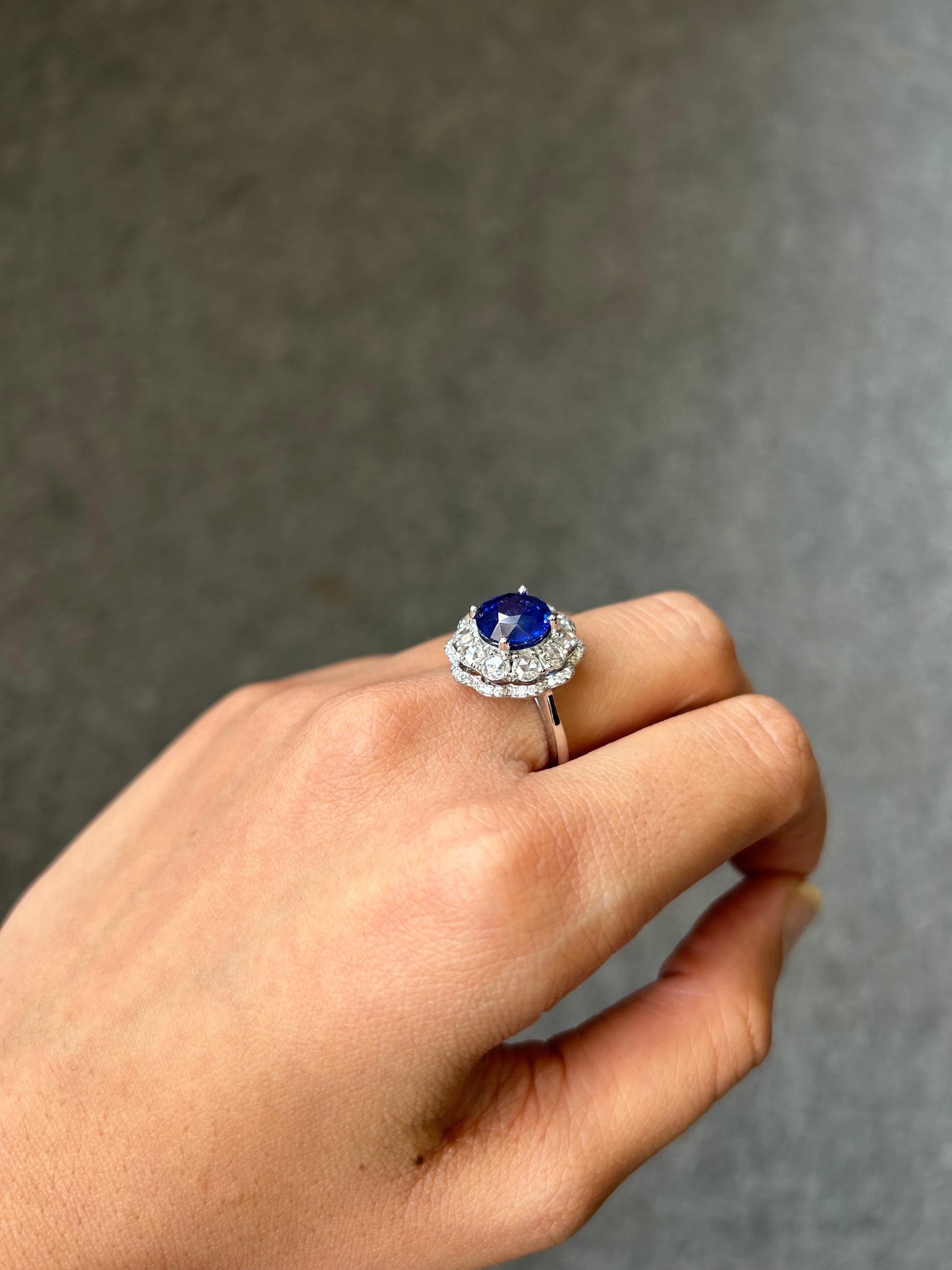 4.11 Carat Ceylon Blue Sapphire & Diamond Engagement Ring In New Condition For Sale In Bangkok, Thailand