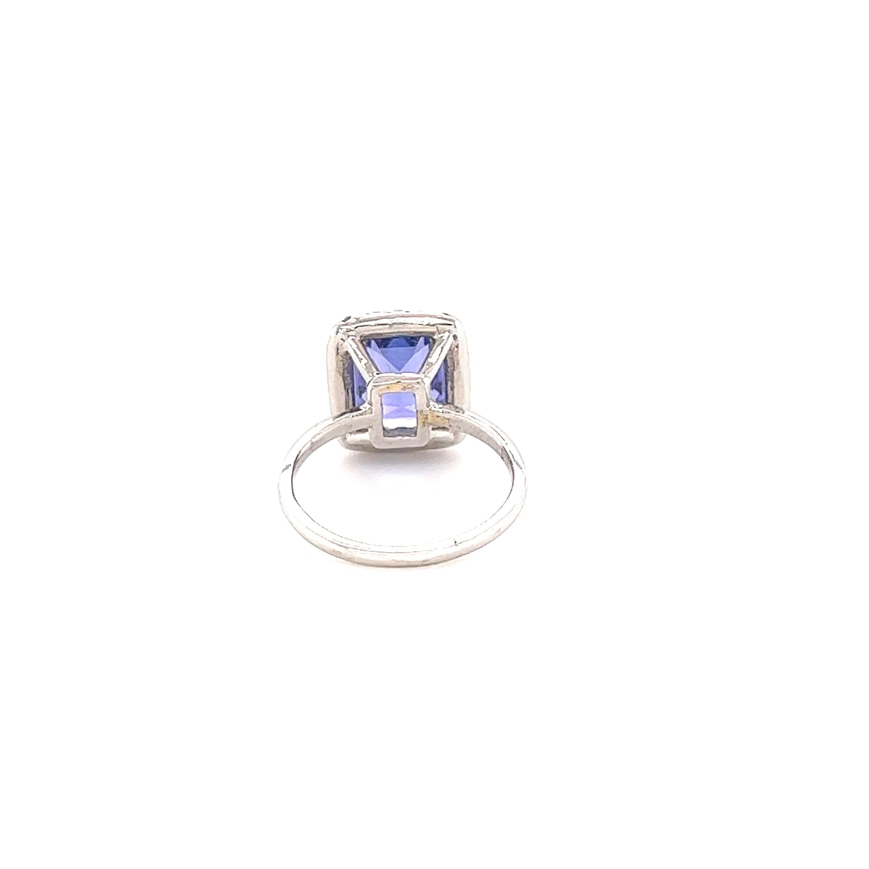 Anillo de oro blanco de 14 quilates con diamante tanzanita de 4,11 quilates Corte esmeralda en venta