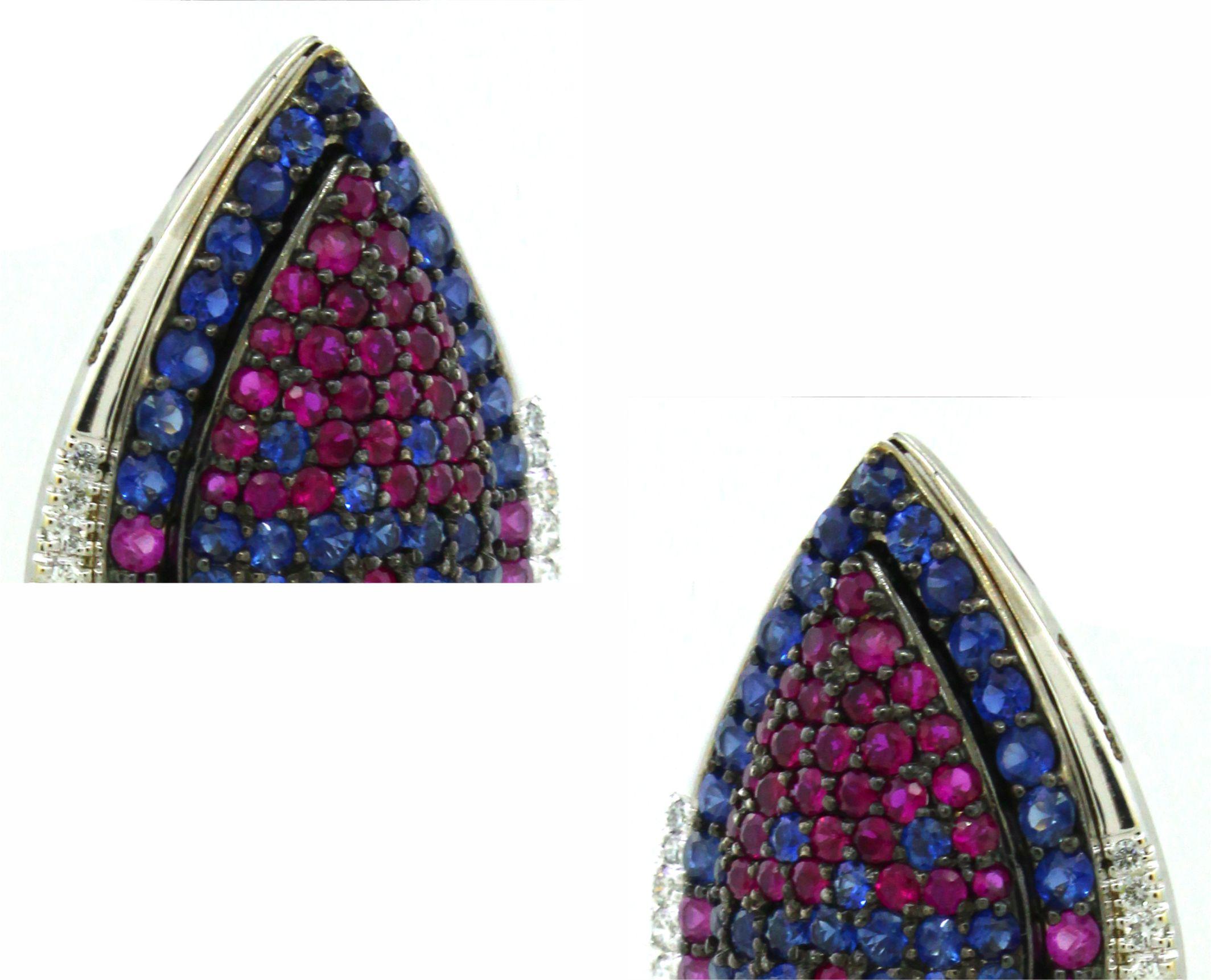 Round Cut 4.11 carats of Sapphire and Ruby Stud Earrings For Sale