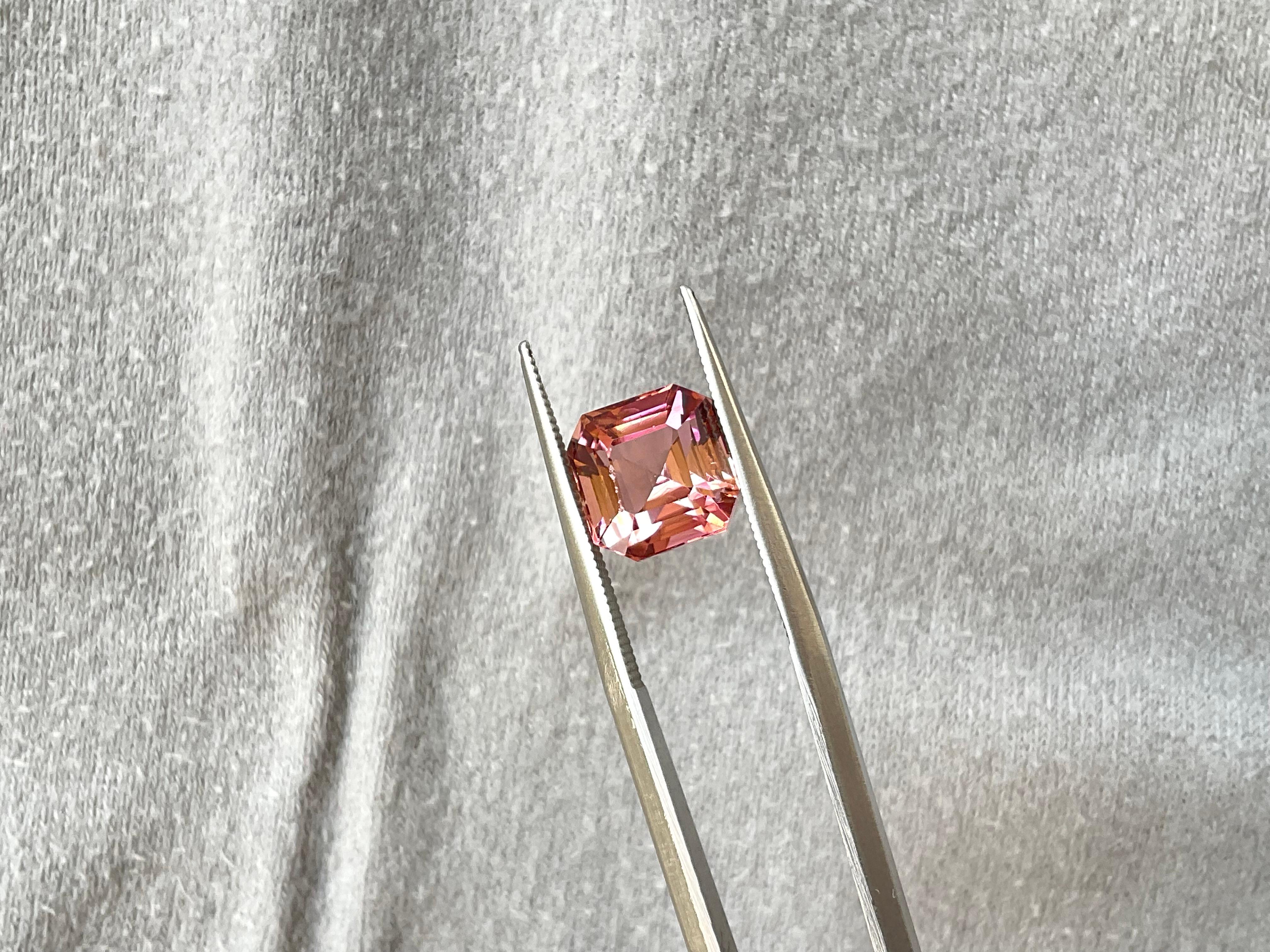 Women's or Men's 4.11 Carats Pink Peach Top Quality Radiant Cut stone For Jewelry Natural Gem For Sale