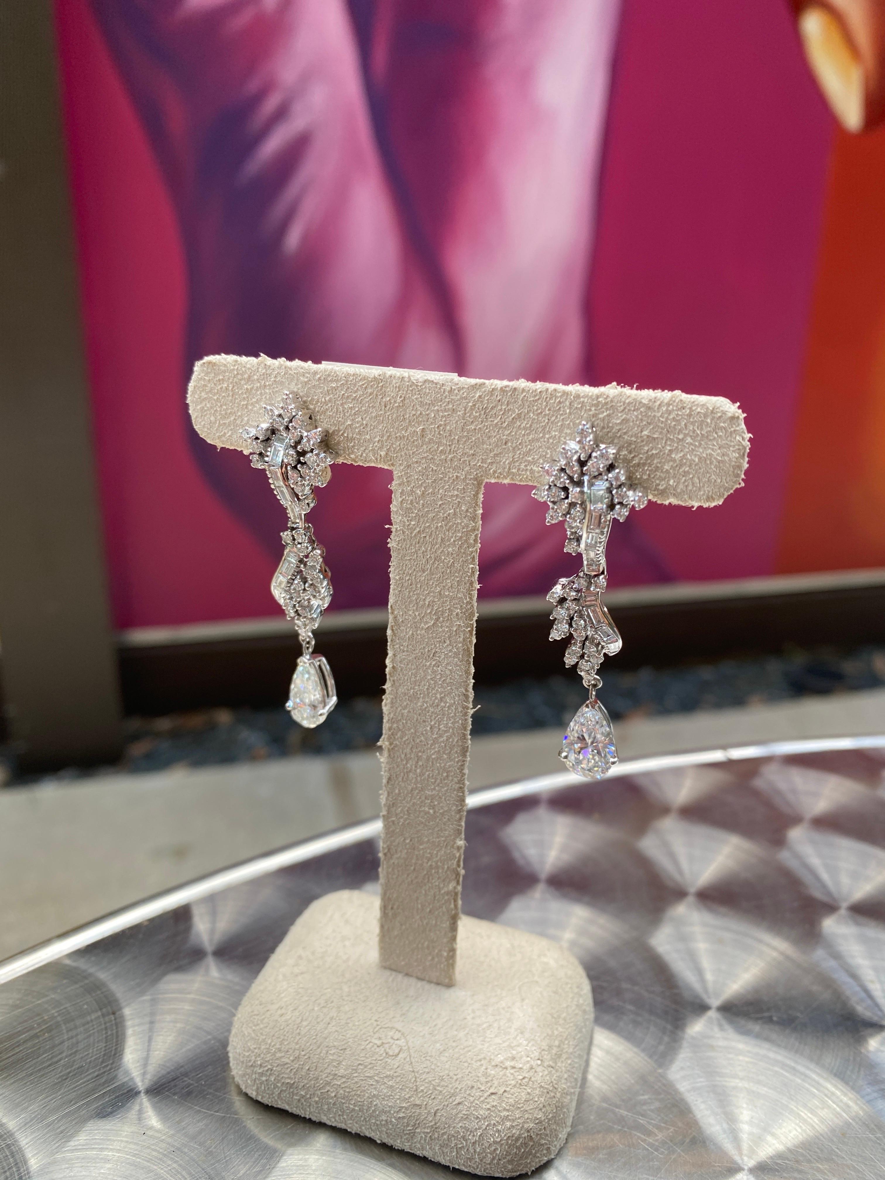 4.11ctw Pear Shaped Natural Diamond & 2.00ctw Diamond Dangle Earrings, Palladium In Excellent Condition For Sale In Houston, TX