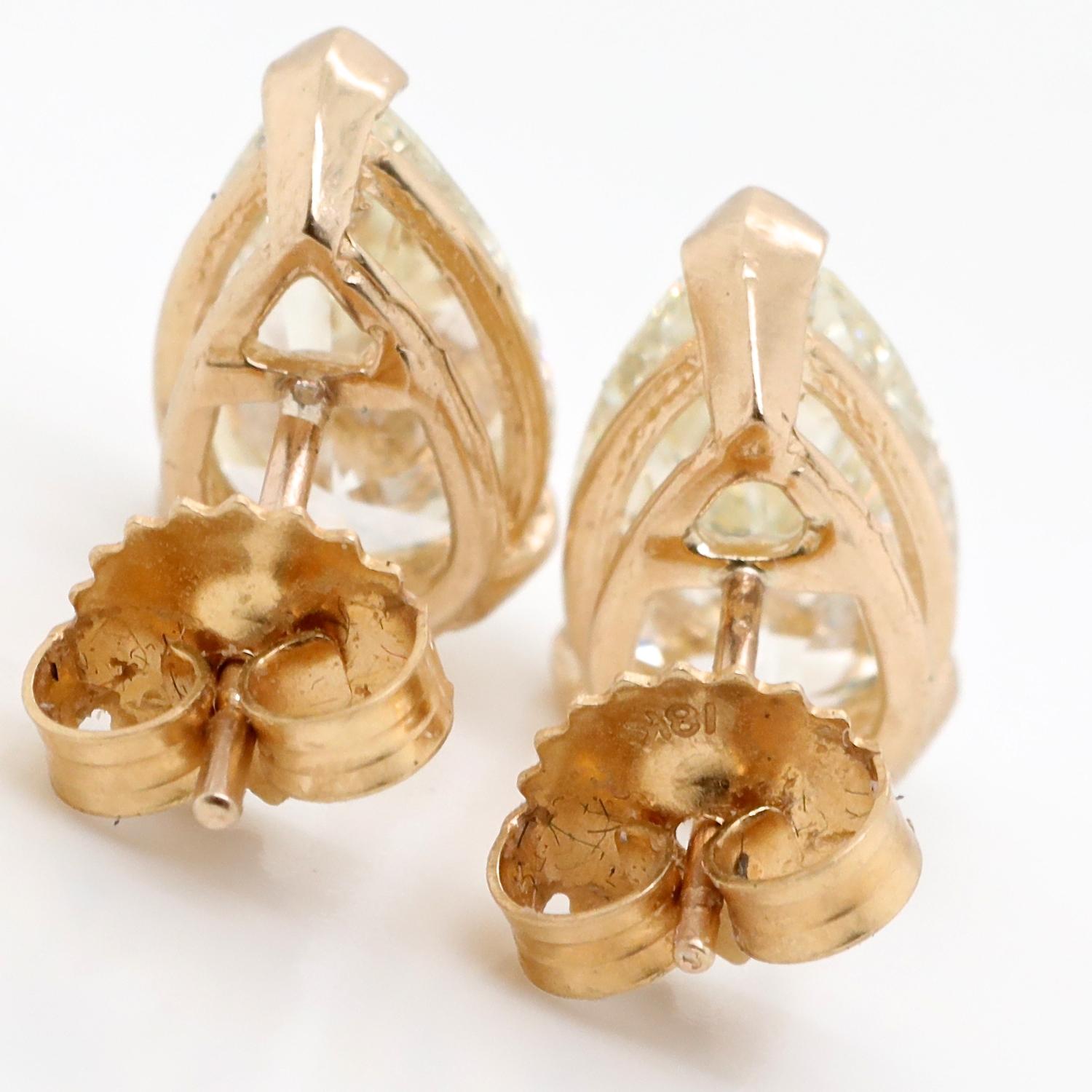 4.12 Carat Pear Shaped Diamonds 14 Karat Gold Stud Earrings In New Condition In Beverly Hills, CA