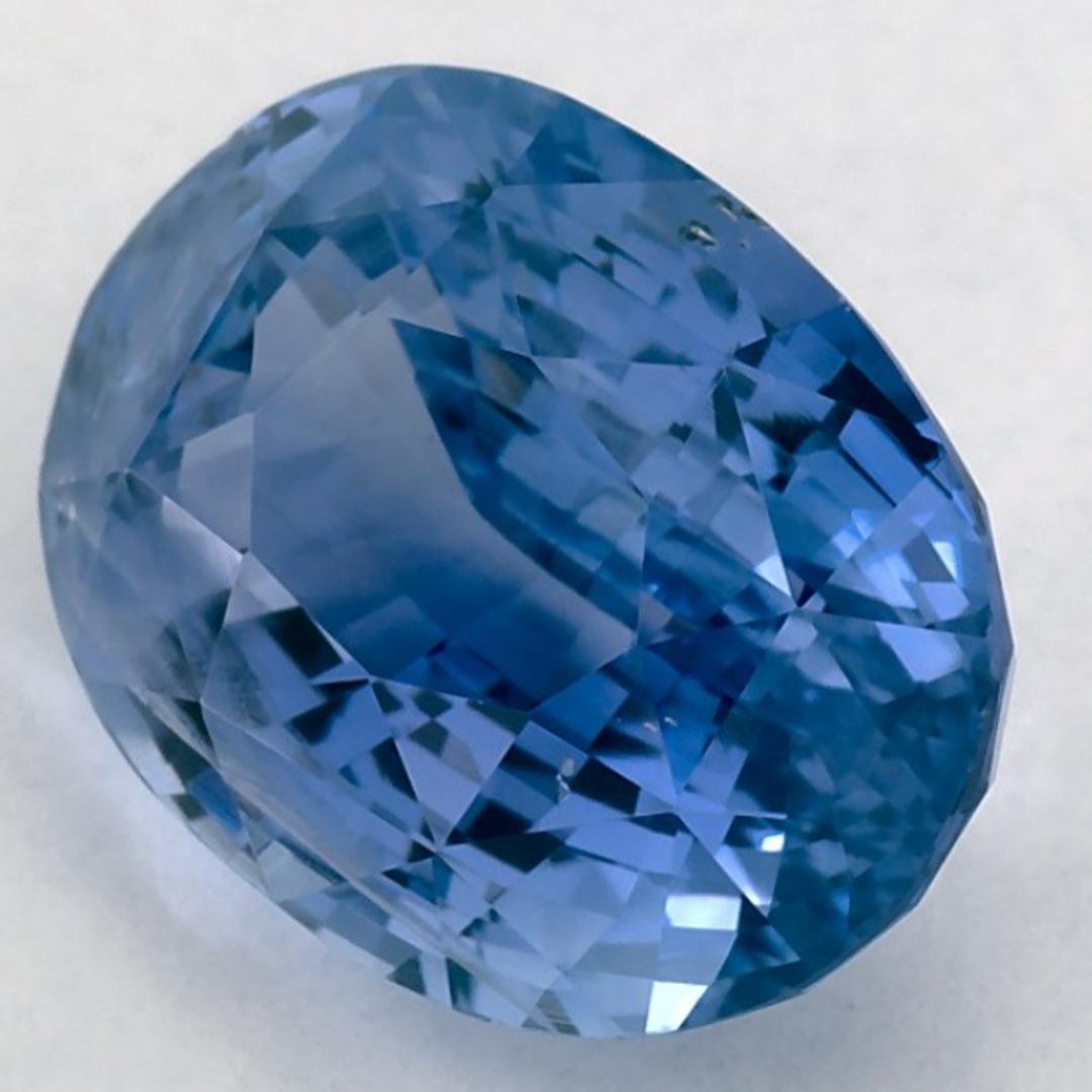 Questo zaffiro blu naturale offre eleganza e raffinatezza. Con la sua ricca saturazione del colore e il taglio preciso, è il centro perfetto per un anello di fidanzamento o per un design di gioielli di lusso.

Questo zaffiro proviene dallo Sri Lanka