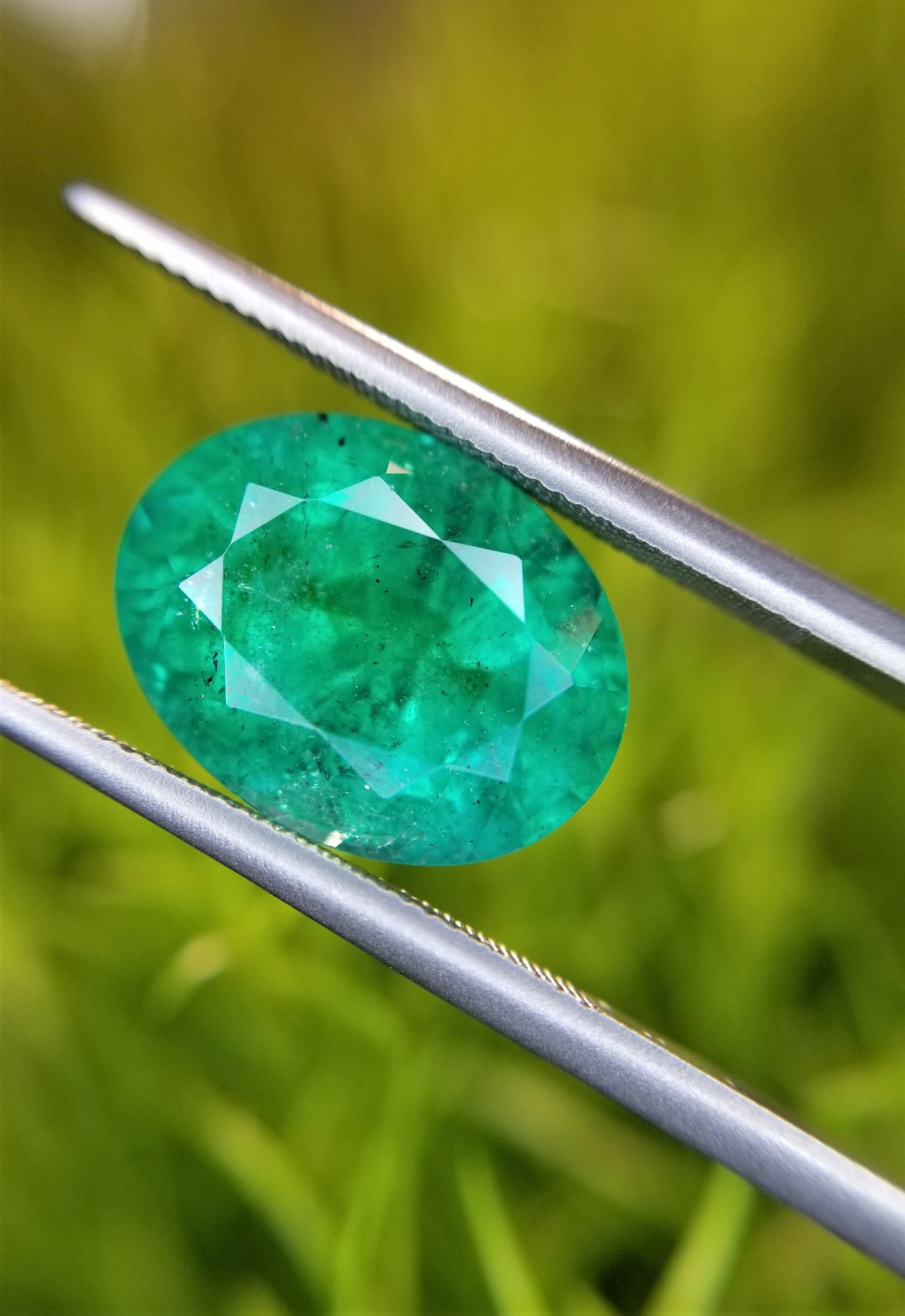 Contemporary 4.12 Ct Weight Oval Shaped Green Color IGITL Certified Emerald Gemstone Pendant For Sale