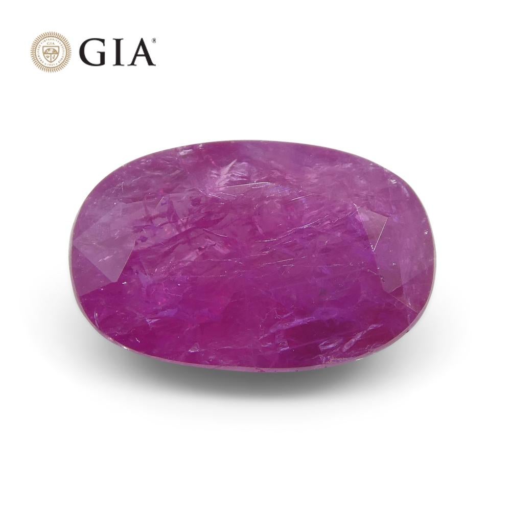Rubis rouge violacé ovale non chauffé de 4.12 carats certifié par le GIA, Tajikistan en vente 3