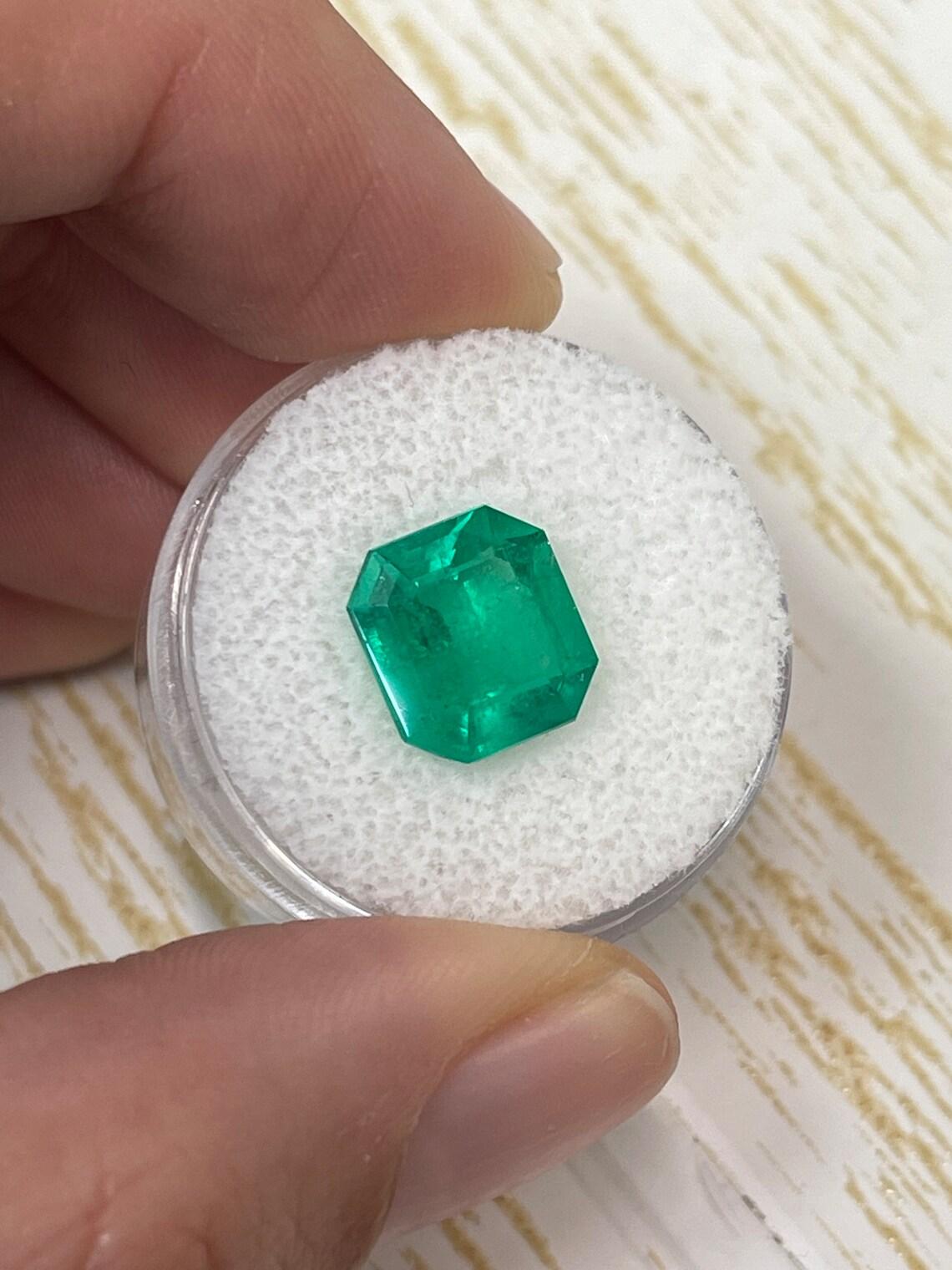 4.12ct Vivid Yellowish Muzo Green Colombian Emerald 10.5x9.7mm Emerald Cut In New Condition For Sale In Jupiter, FL