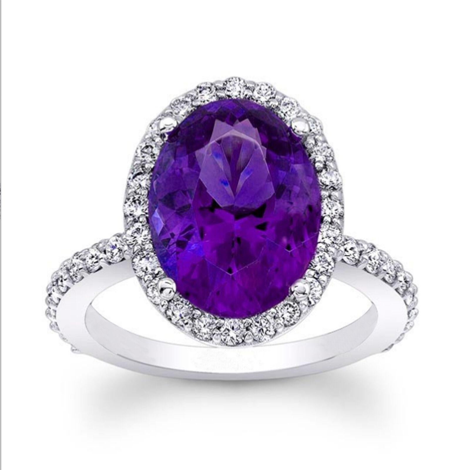 4,13 Karat Amethyst-Diamant-Ring  14 Karat Weißgold mit 46 weißen Diamanten.   Dieser zeichnet sich durch seine ovale Form aus und wird sicher Eindruck machen.

 Amethystschmuck wurde bereits 2000 v. Chr. gefunden und datiert. Einigen historischen