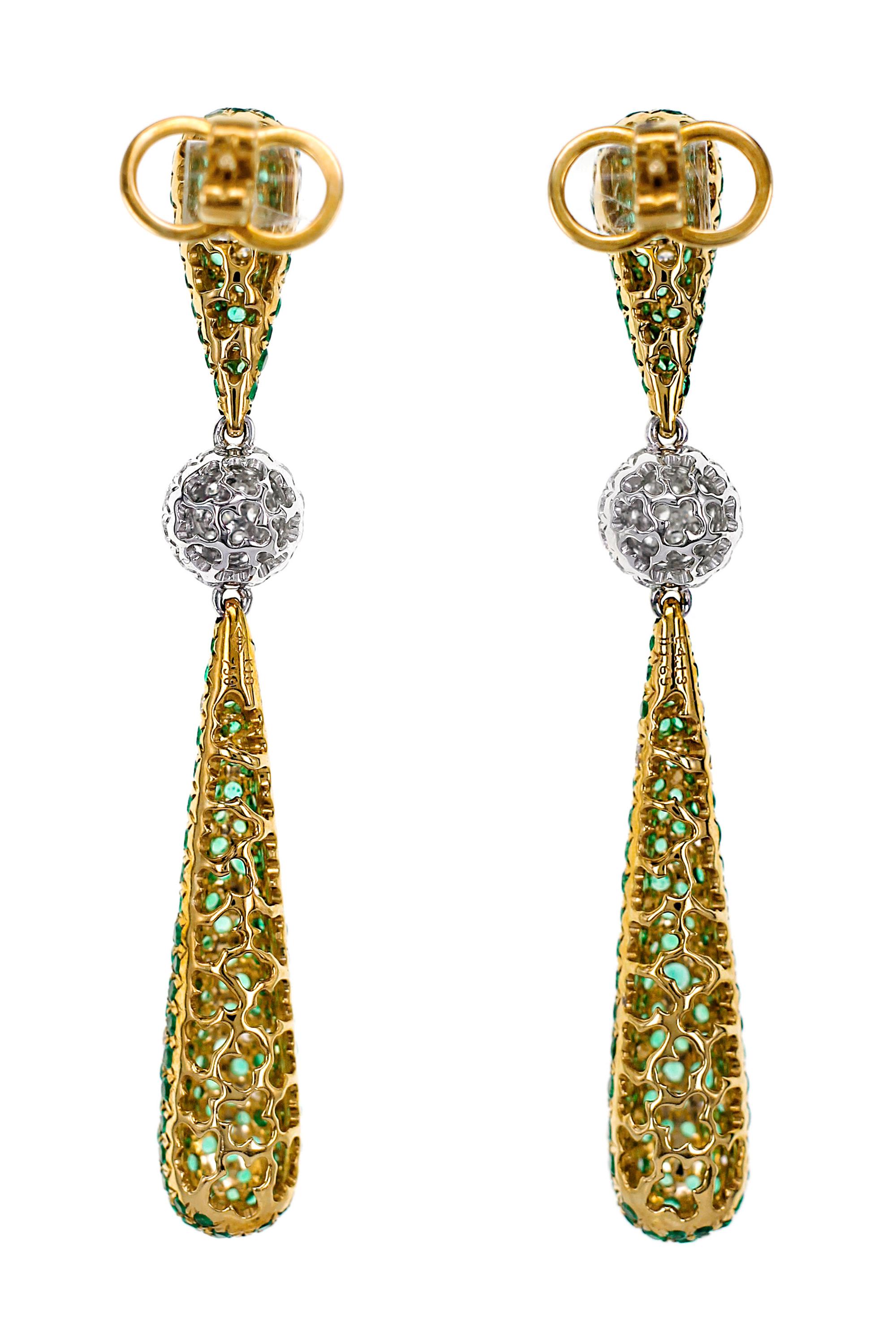 Anglo-Indian 4.13 Carat Emerald and Diamond Dangle Cocktail Earring For Sale