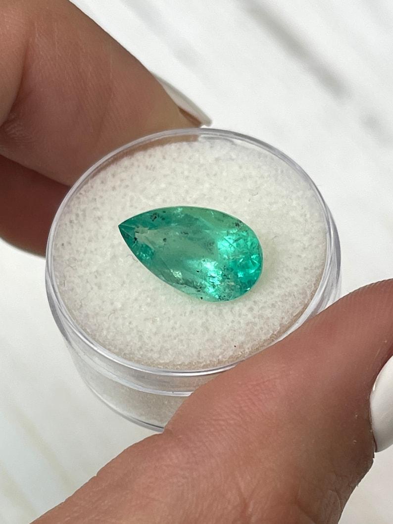 Esmeralda colombiana verde menta de 4,13 quilates - Lágrima talla pera Birthstone de mayo Corte pera en venta
