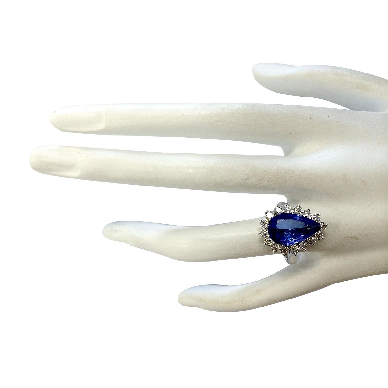 Natural Tanzanite Diamond Ring In 14 Karat White Gold  In New Condition For Sale In Los Angeles, CA