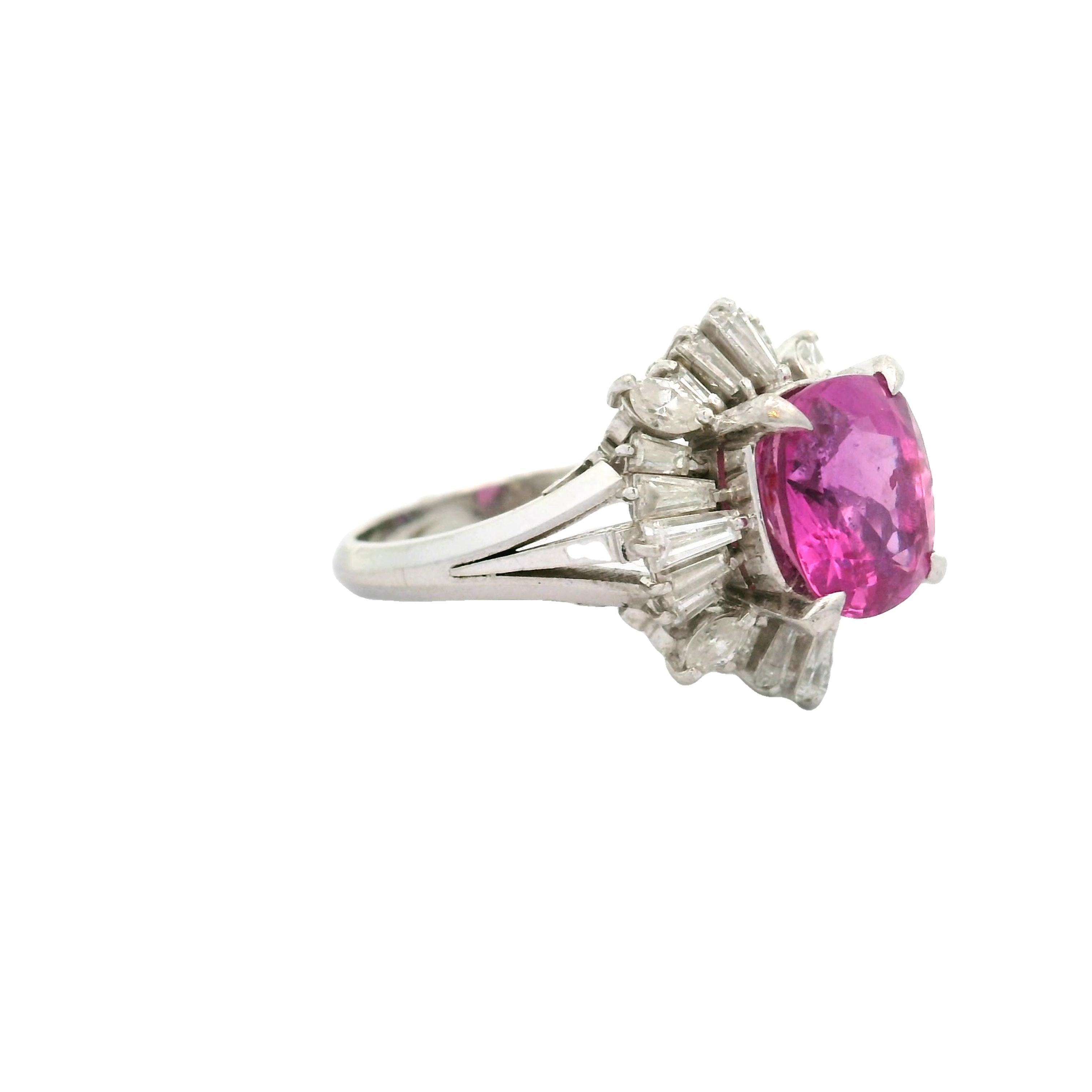 Platinring mit 4,13 Karat unbehandeltem rosa Saphir und Diamant, GIA-zertifiziert (Kissenschliff) im Angebot