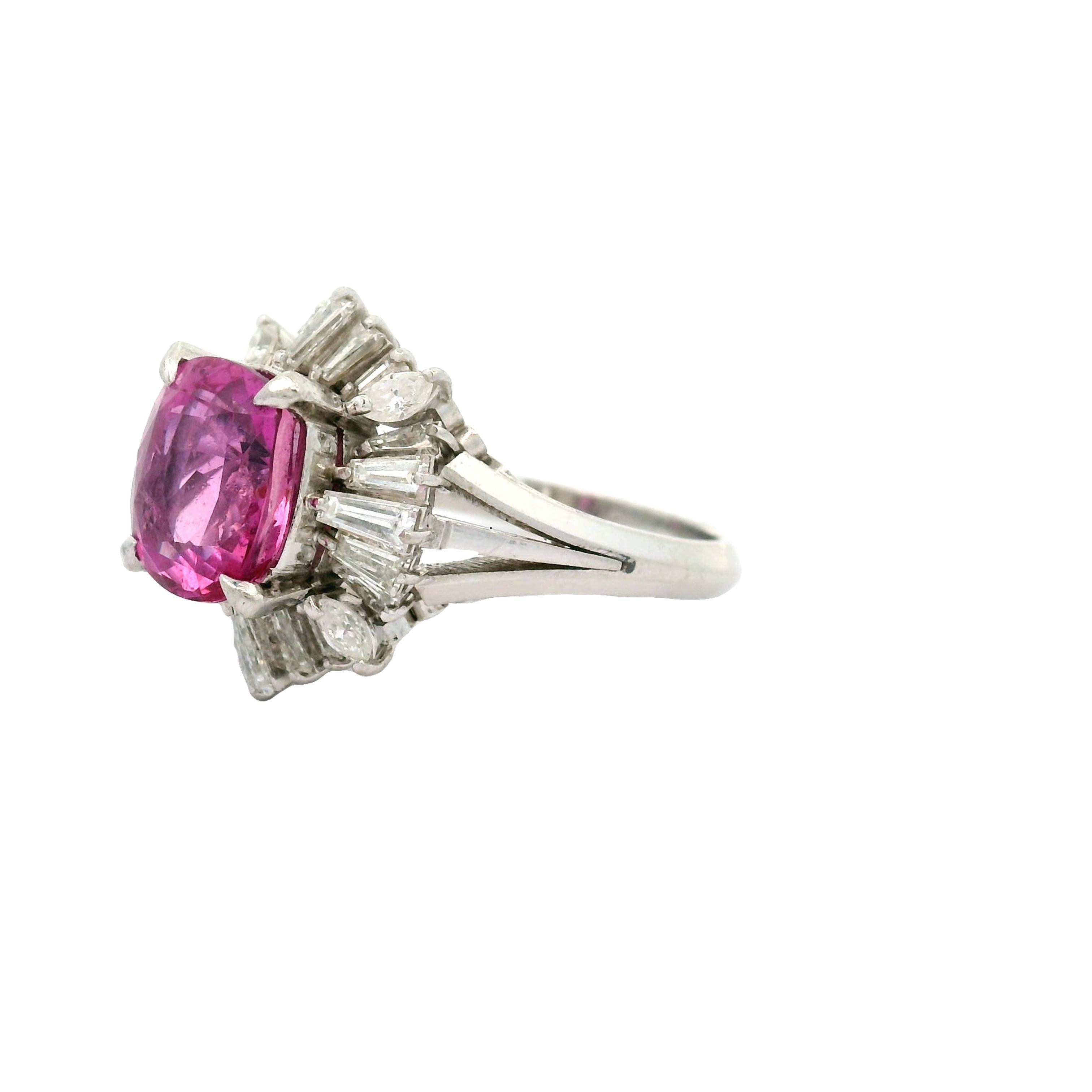 Platinring mit 4,13 Karat unbehandeltem rosa Saphir und Diamant, GIA-zertifiziert im Zustand „Hervorragend“ im Angebot in Beverly Hills, CA