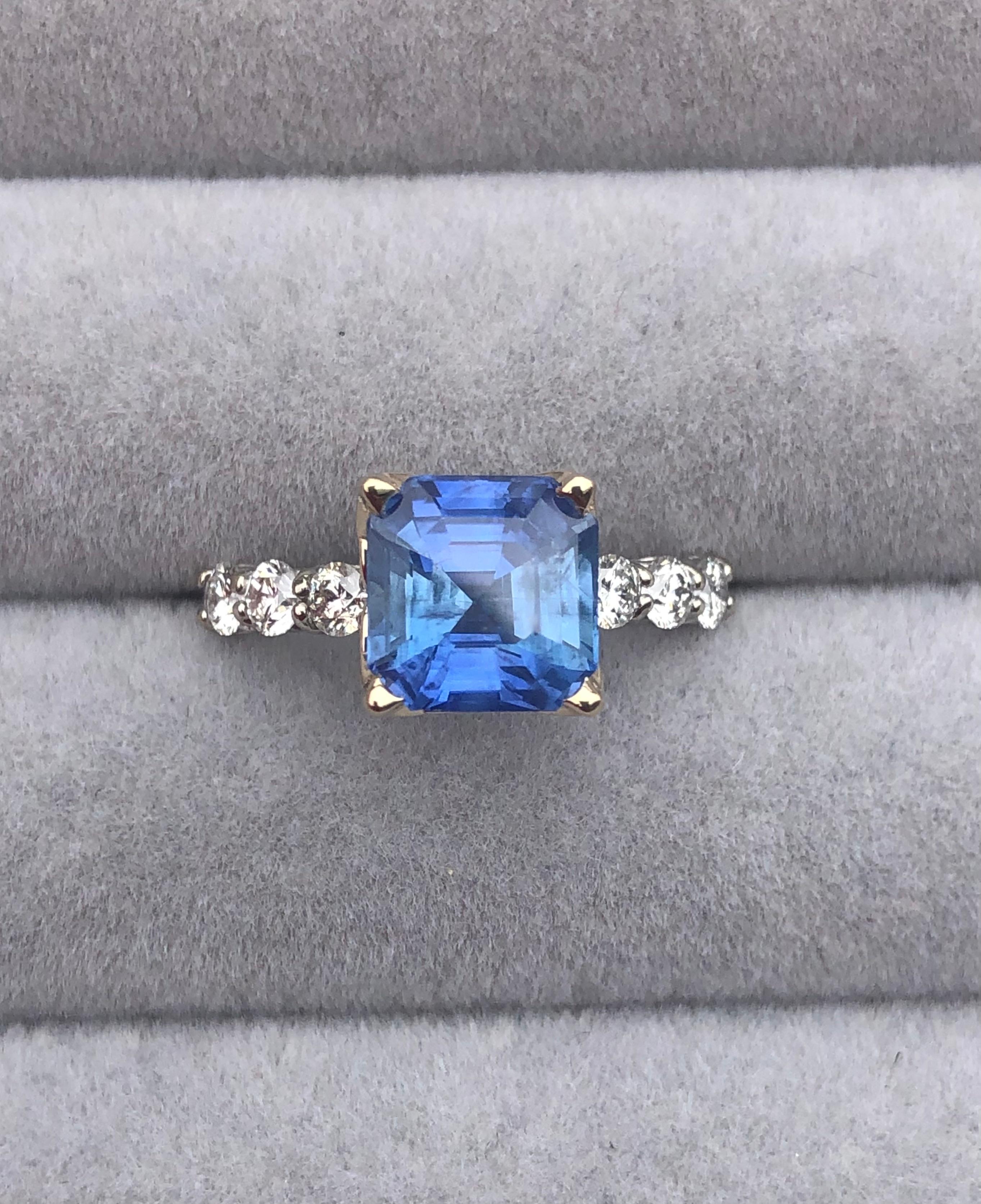 4,77 Karat Sri Lanka Ceylon-Blauer Saphir Strahlender und Diamantring (Radiantschliff)
