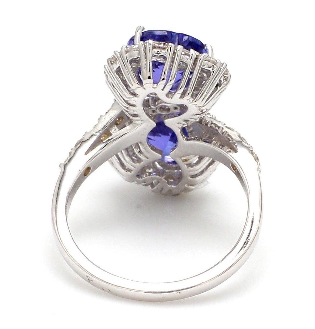 En vente :  Bague en forme de cœur en or 14 carats avec tanzanite de 4,13 carats et diamants 3