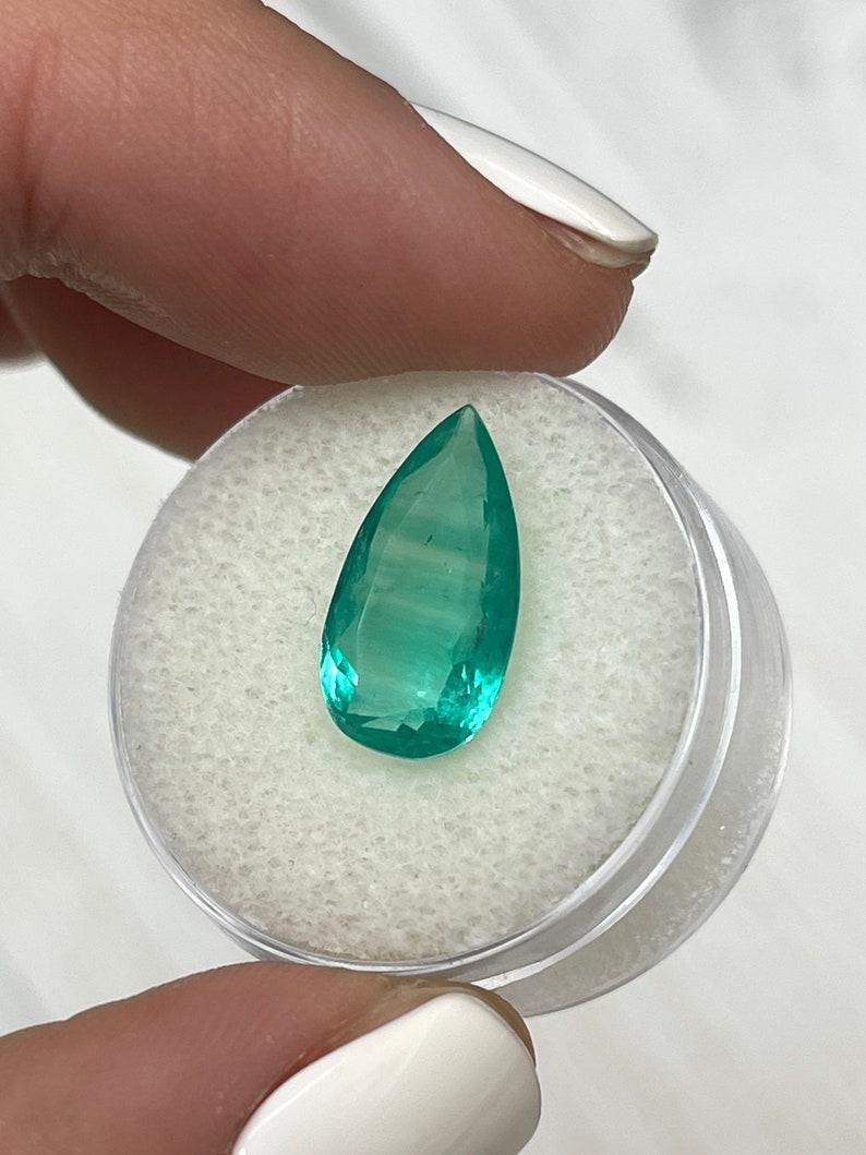 4.13 Carat Unique Color Bands Colombian Emerald - Pear Cut Teardrop Loose In New Condition For Sale In Jupiter, FL