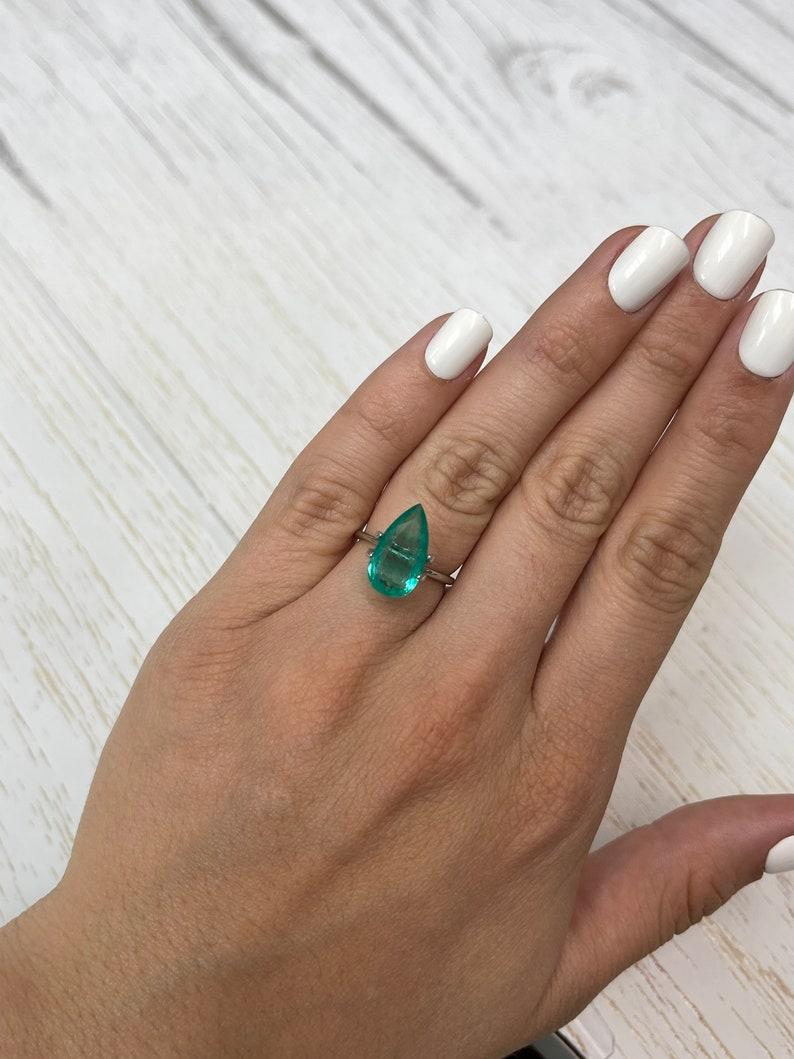 4.13 Carat Unique Color Bands Colombian Emerald - Pear Cut Teardrop Loose For Sale 3