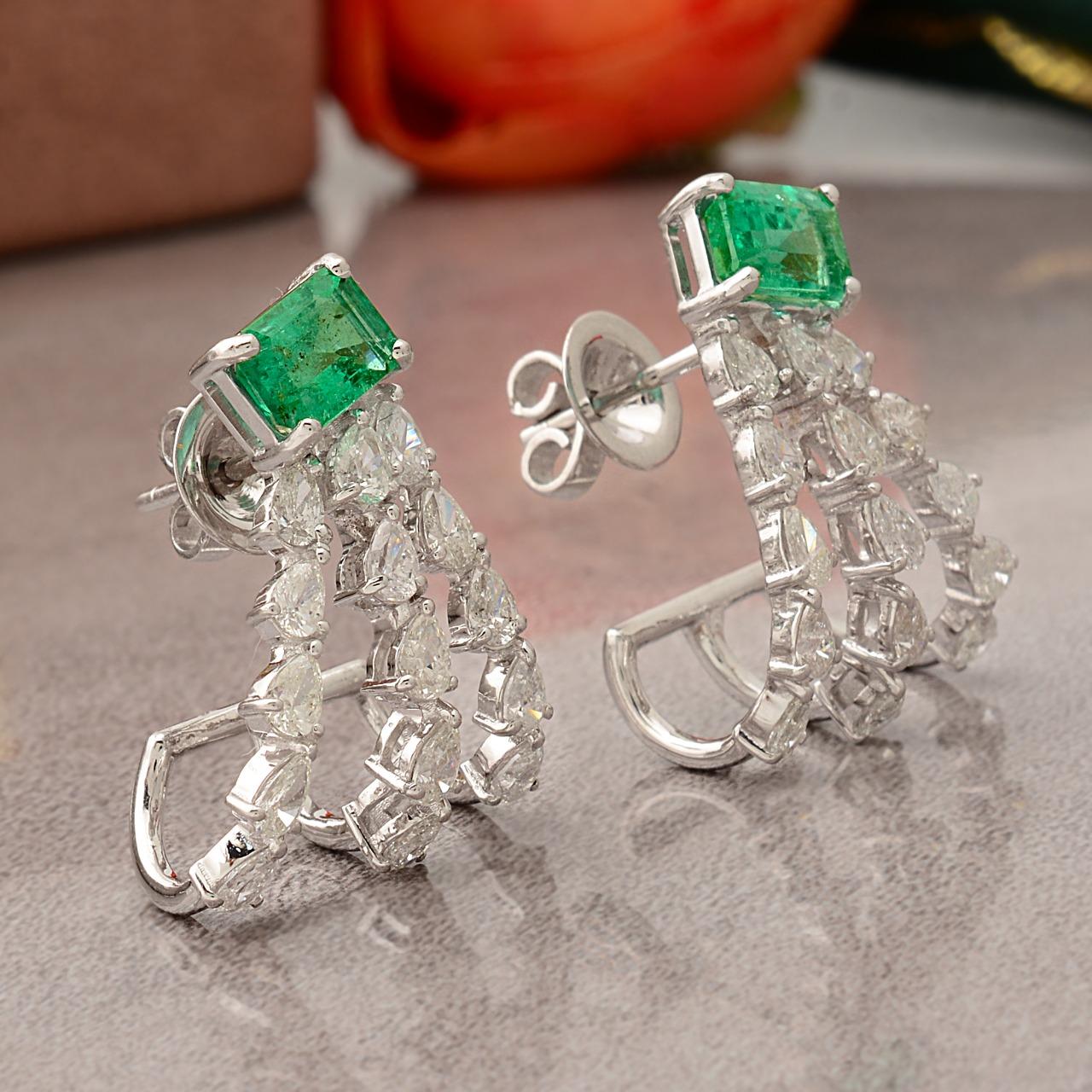 Contemporary 4.13 Carats Zambian Emerald Diamond 14 Karat Gold Hoop Stud Earrings For Sale