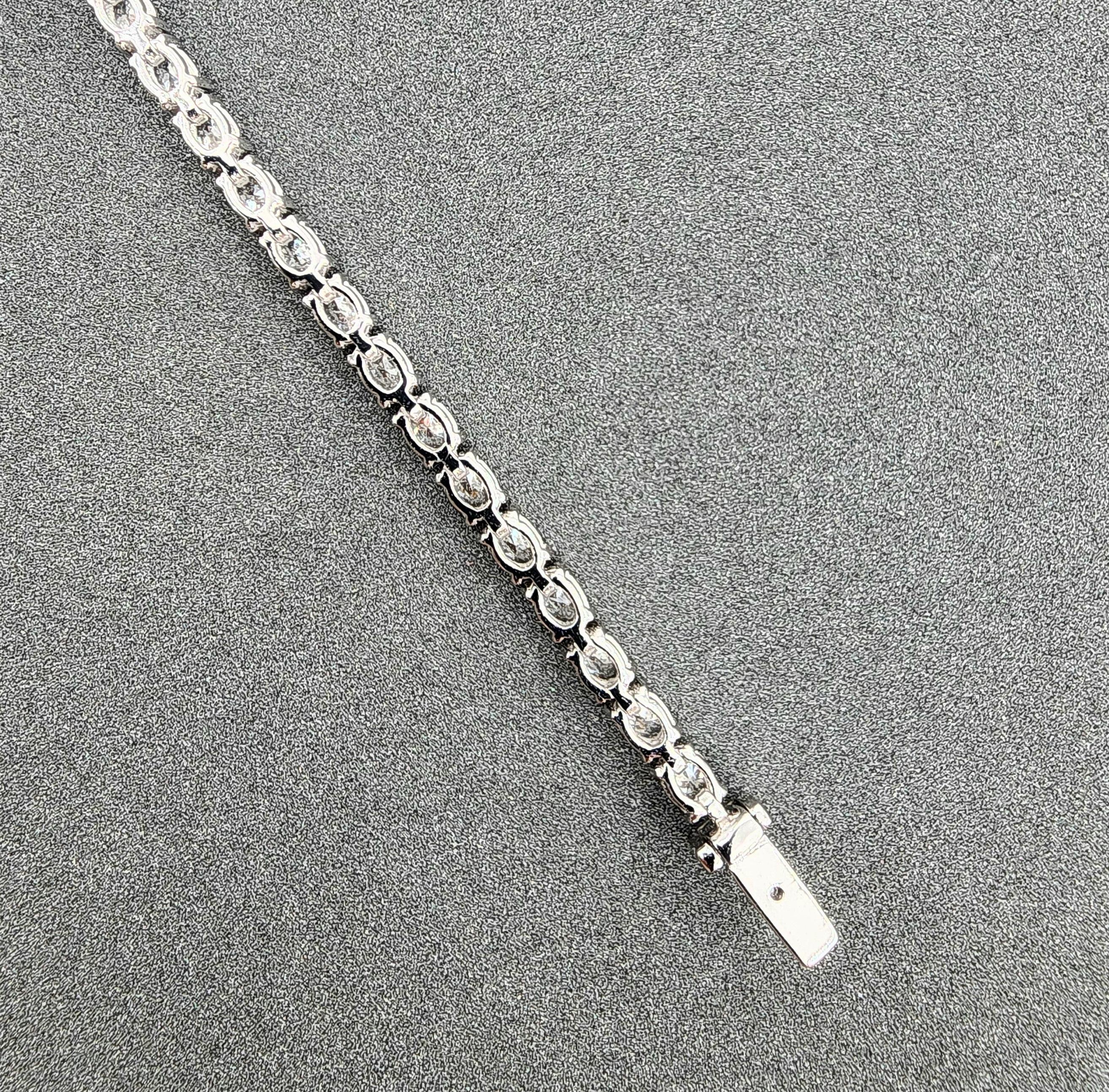 Pulsera de Tenis Este-Oeste Ovalada con Diamantes de 4,13 ct en Nuevo estado para la venta en Chicago, IL