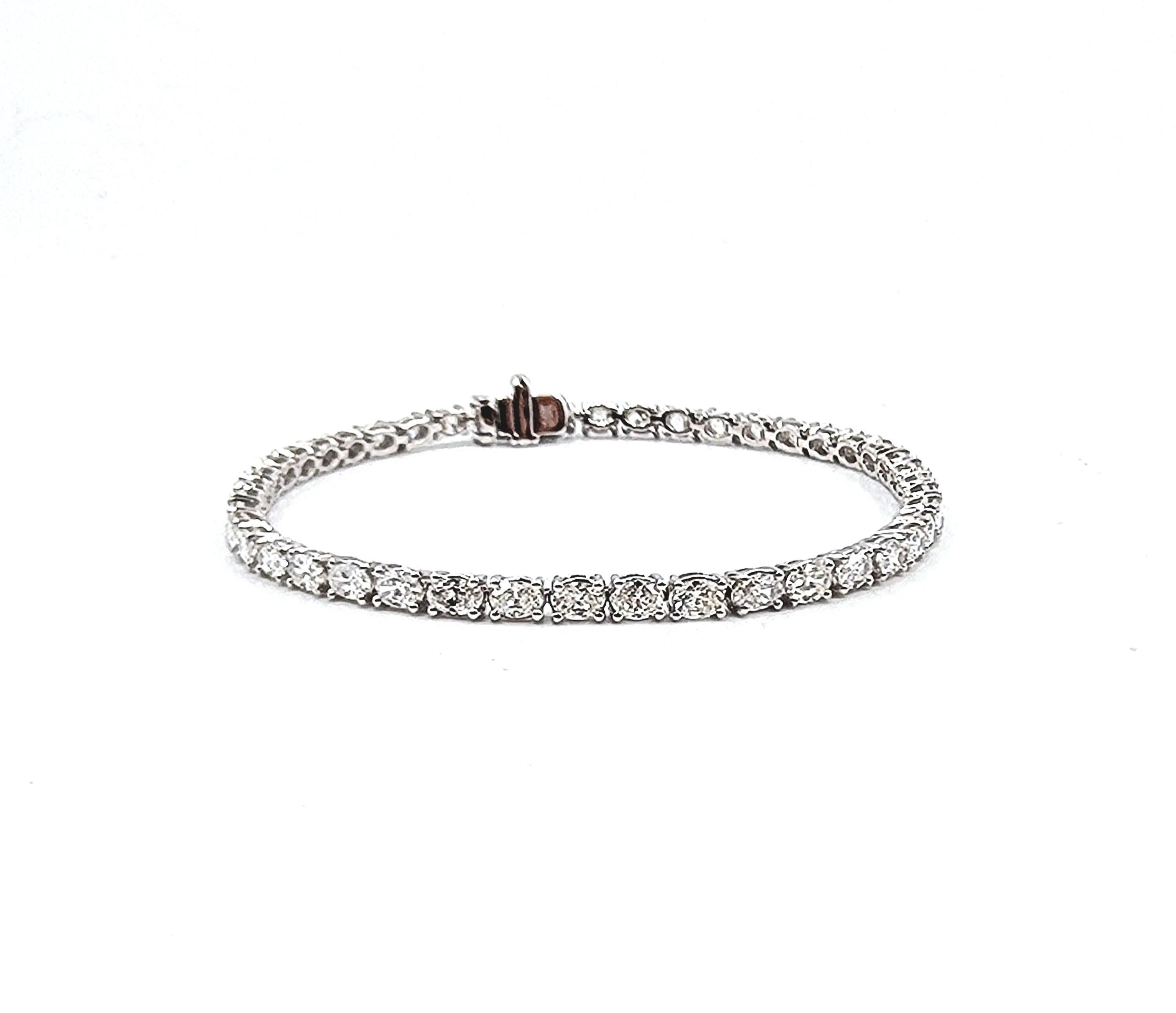 Pulsera de Tenis Este-Oeste Ovalada con Diamantes de 4,13 ct en venta 2