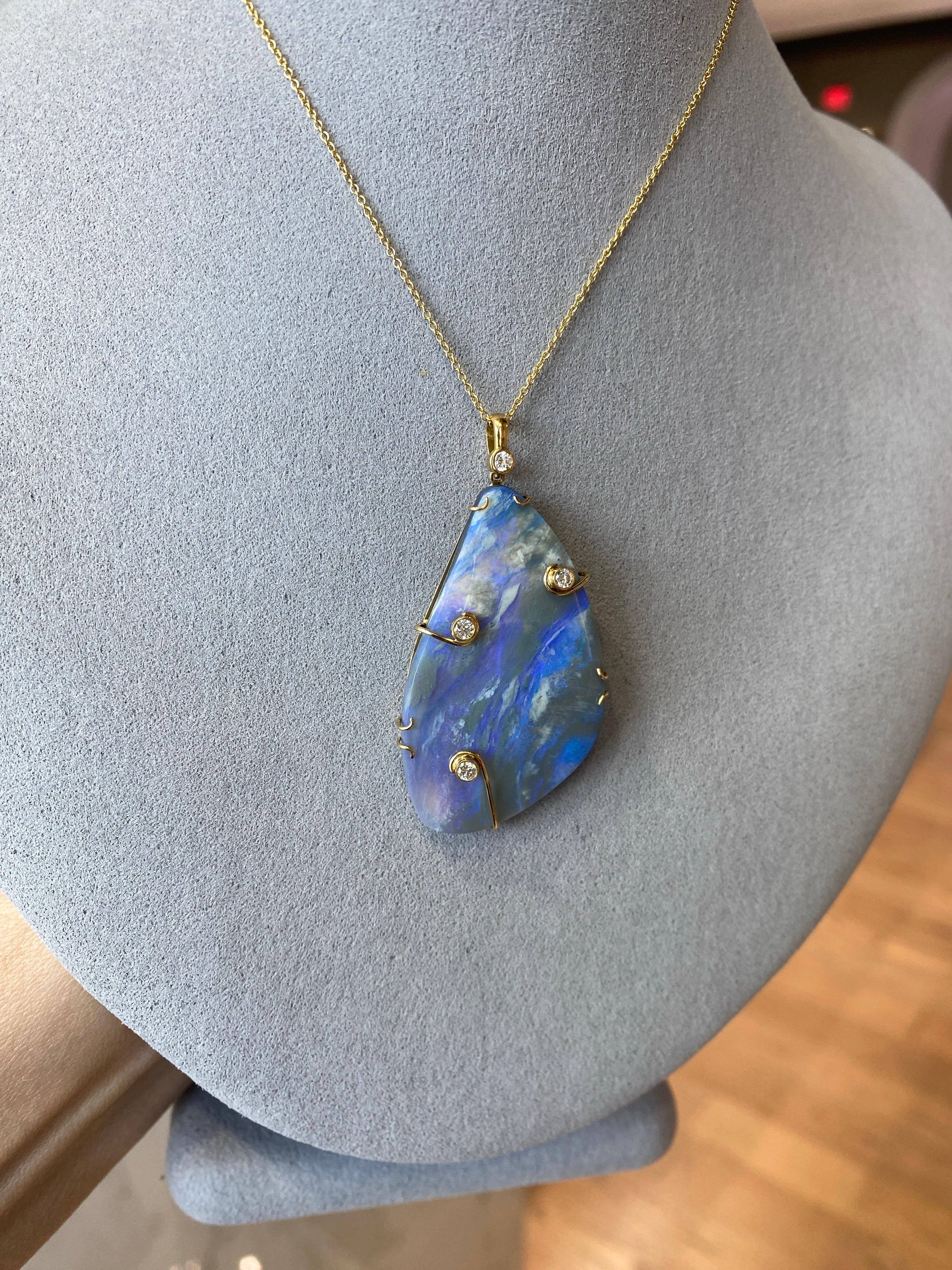 Collana in oro giallo 18k con opale Boulder e diamanti incastonati da 41,30 carati in vendita 1