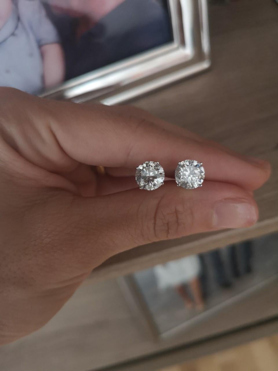 Round Cut 4..00 Carat Natural Earth Mined Diamond Studs For Sale