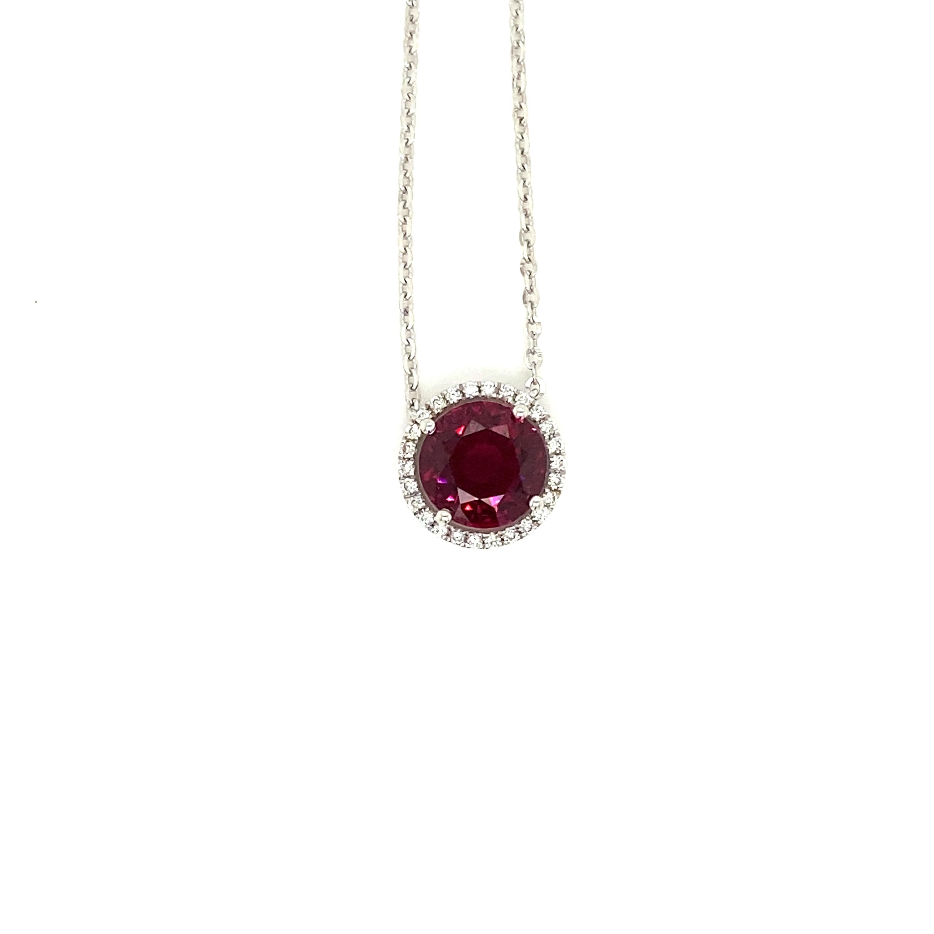 Contemporary 4.14 Carat Round-Cut Vivid Pink-Purple Garnet and White Diamond Pendant Necklace For Sale