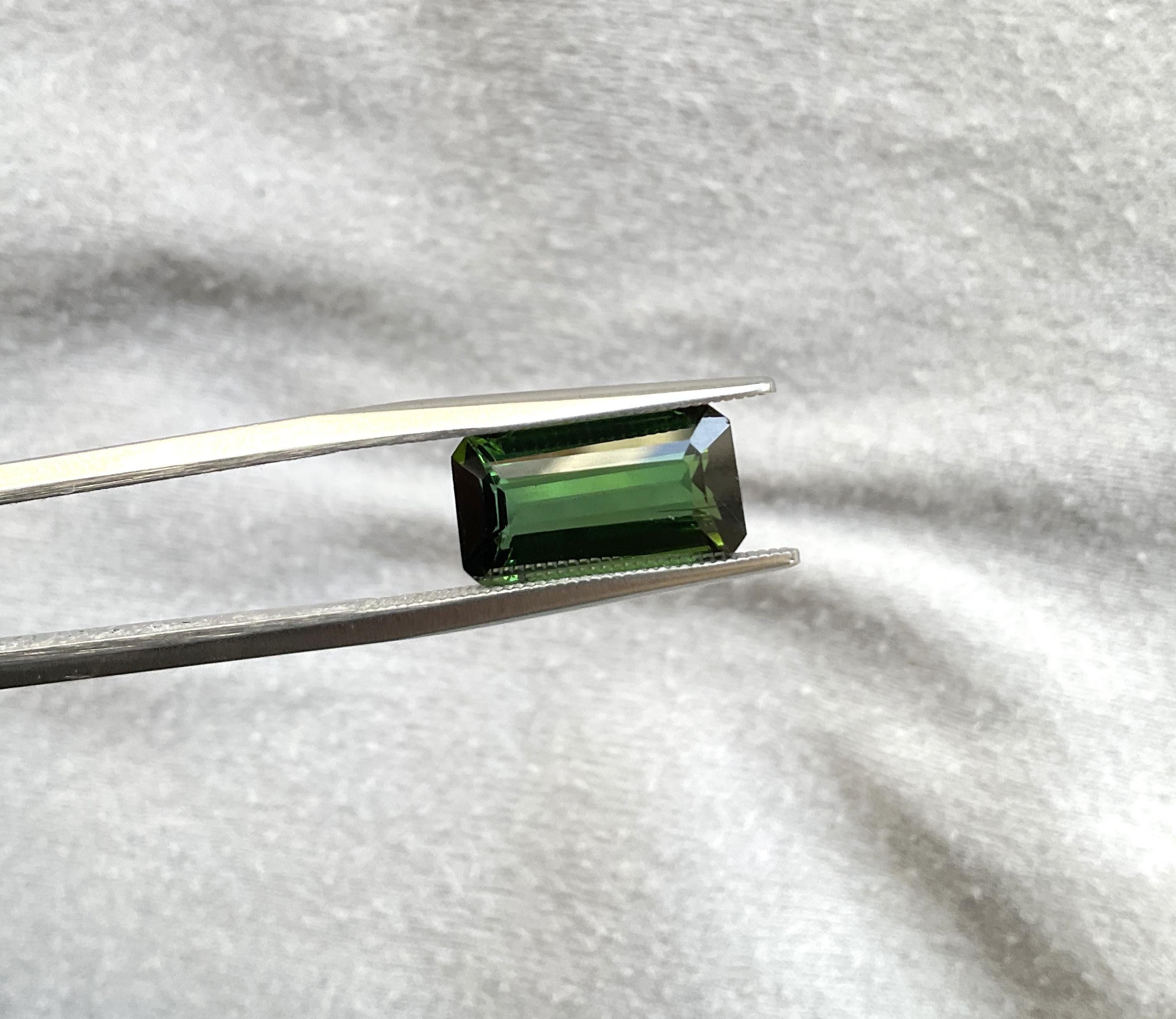 Women's or Men's 4.14 Carats Green Tourmaline Octagon Faceted Top Quality Cut stone Natural Gem For Sale