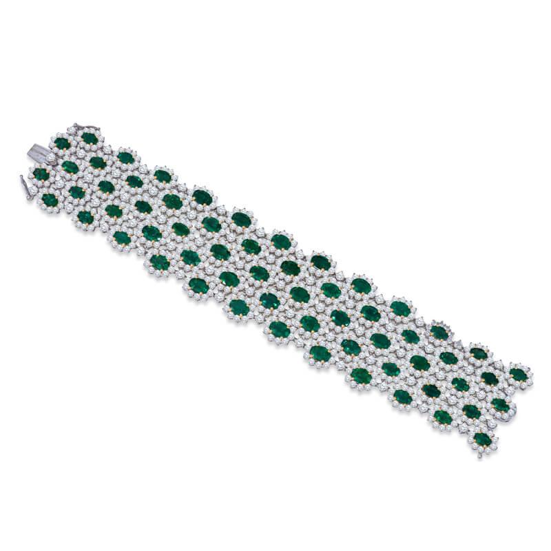Oval Cut 41.47 Carats Emerald and Diamond Bracelet in 18KT White Gold For Sale