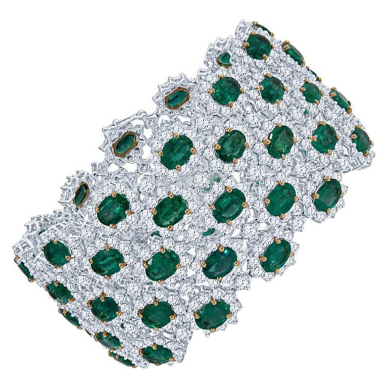 41,47 Karat Smaragd und Diamant-Armband aus 18KT Wei�ßgold im Angebot
