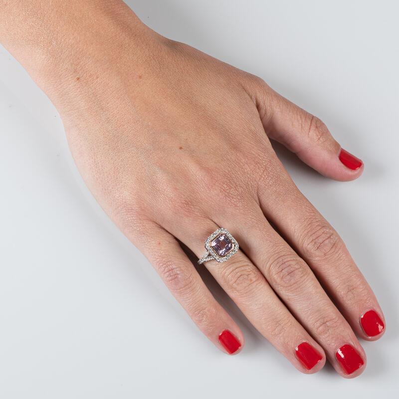 4.14ct Natural Asscher Cut Purple-Pink Sapphire Ring, 14kt White Gold Ring, GIA In New Condition For Sale In Houston, TX