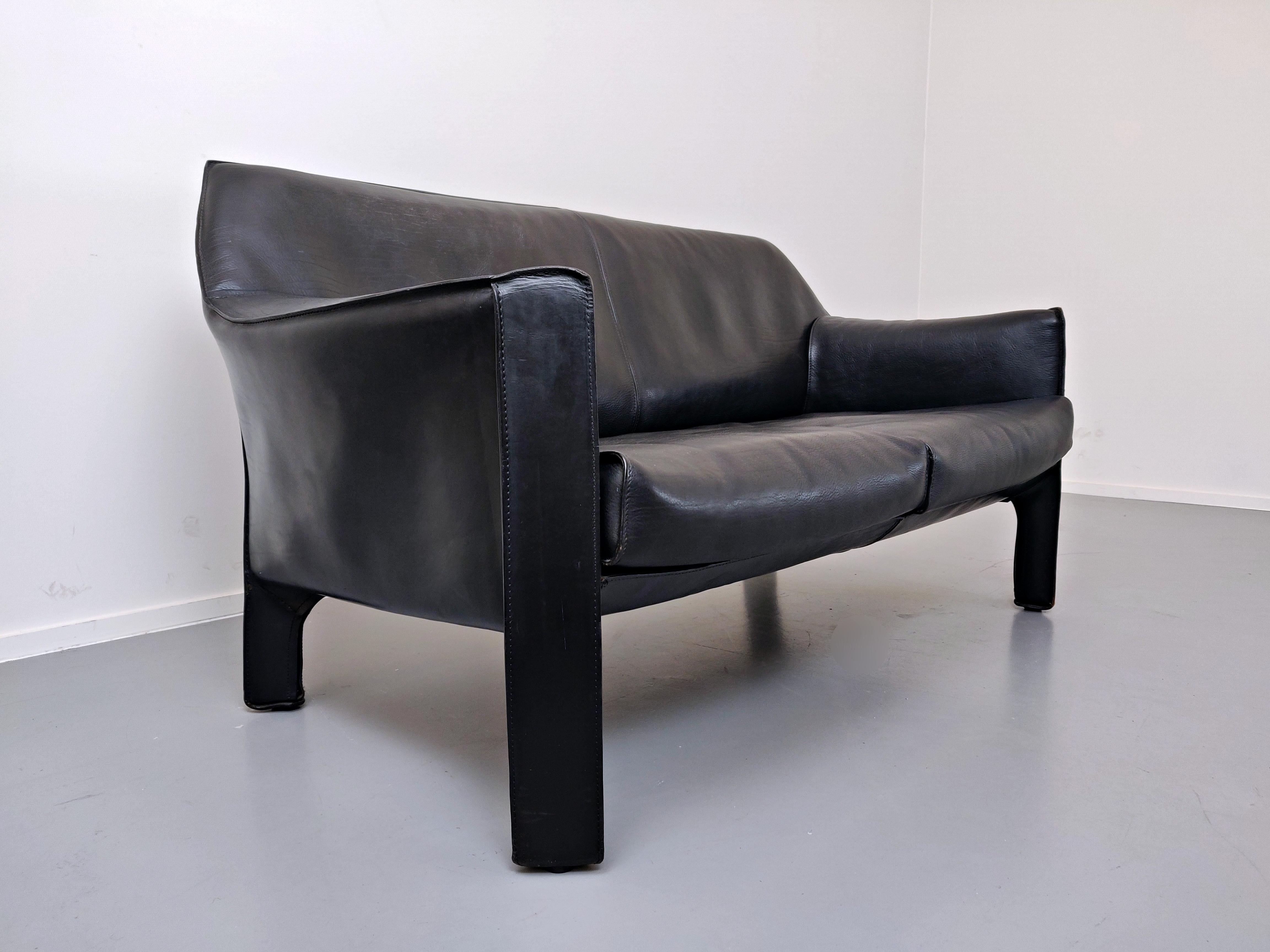 Black Leather 415 Cab Sofa by Mario Bellini, Italy, 1987 In Good Condition In Brussels, BE